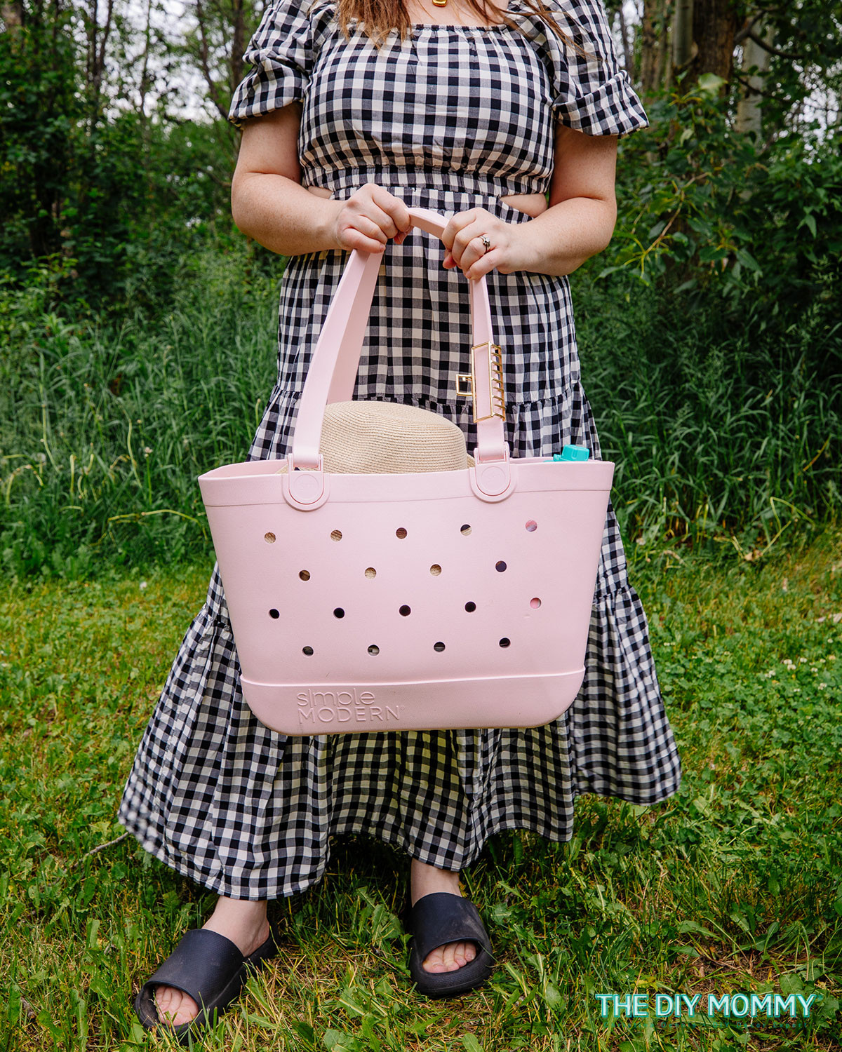 This flattering gingham dress, comfortable pillow slides, and oversized waterproof beach bag are ... | Amazon (CA)
