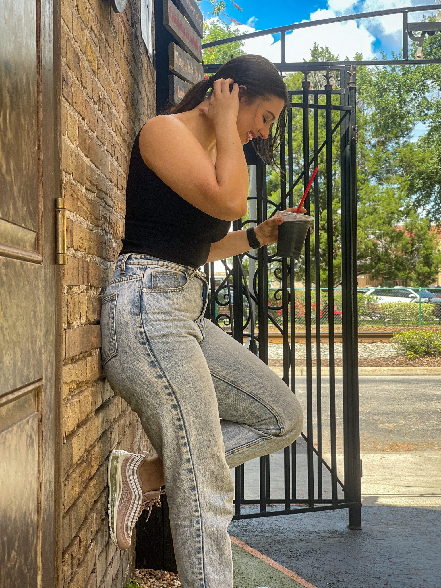 Coffee & smiles 

#LTKstyletip #LTKFind #LTKfit