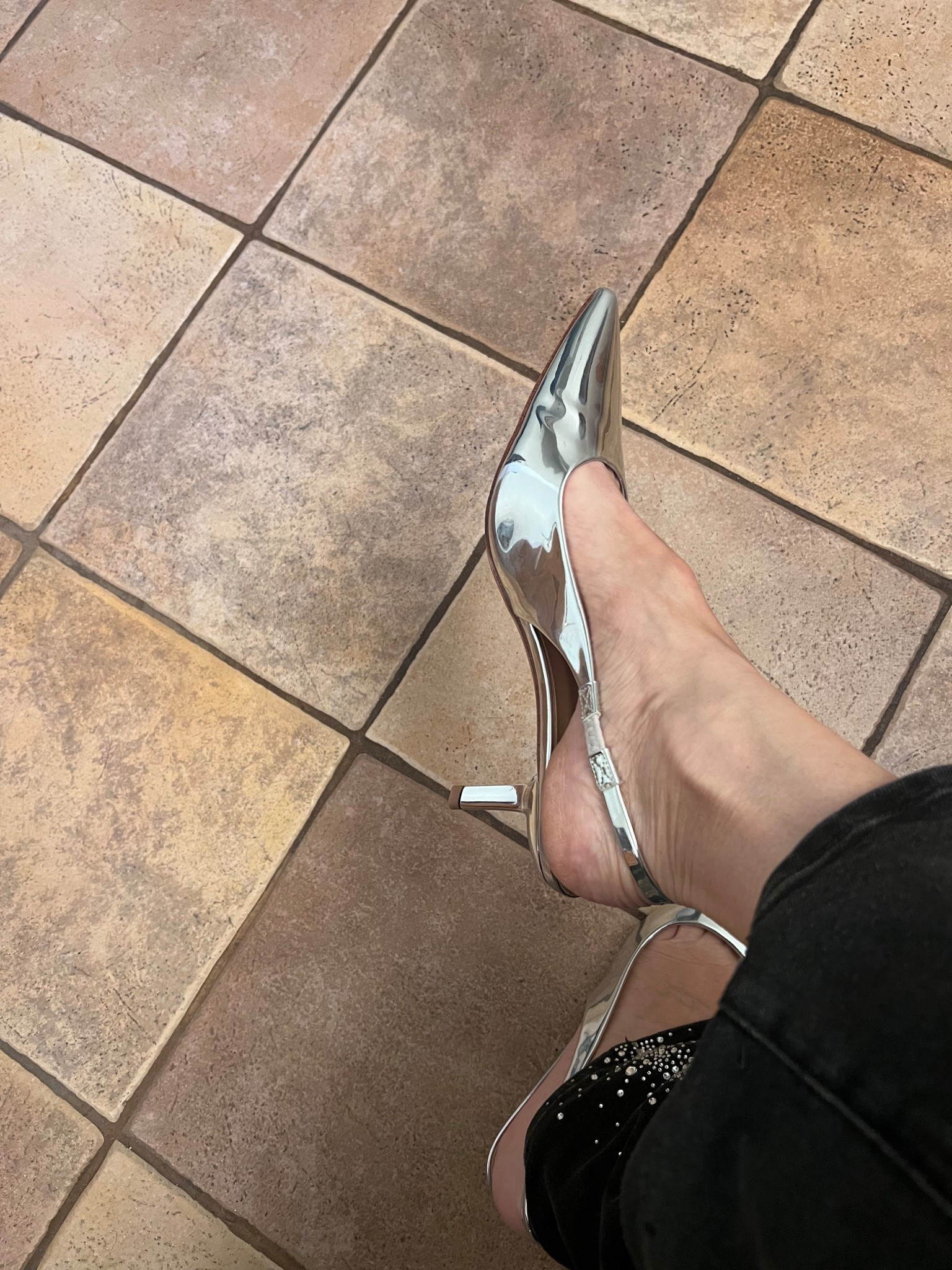 These silver sling backs 😍

#LTKootd #LTKFindsUnder100 #LTKHoliday
