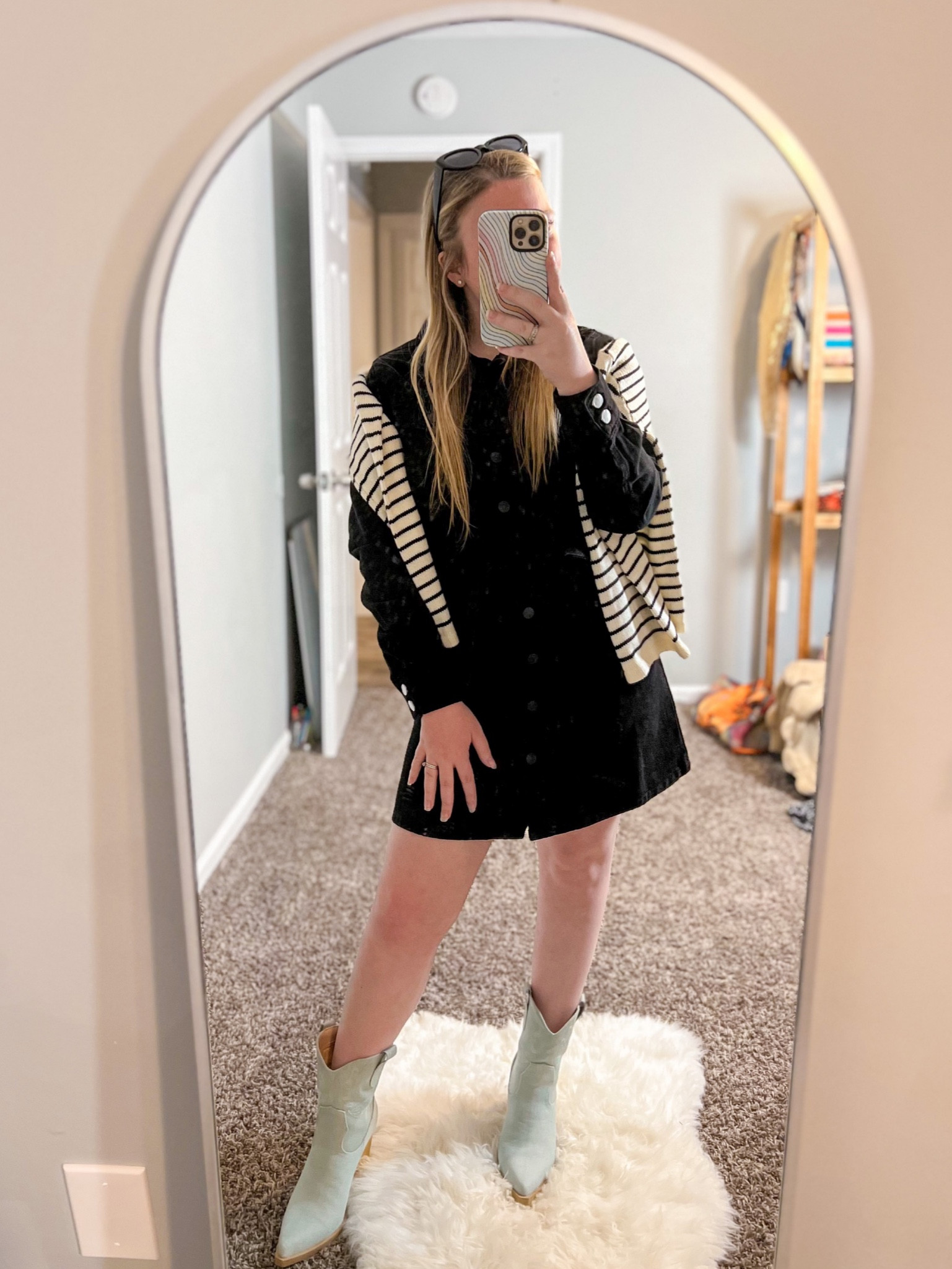 Dress and boots 30% off!

Black denim dress, blue cowgirl boots, cowboy boots outfit, black dress, preppy style

#LTKsalealert #LTKshoecrush