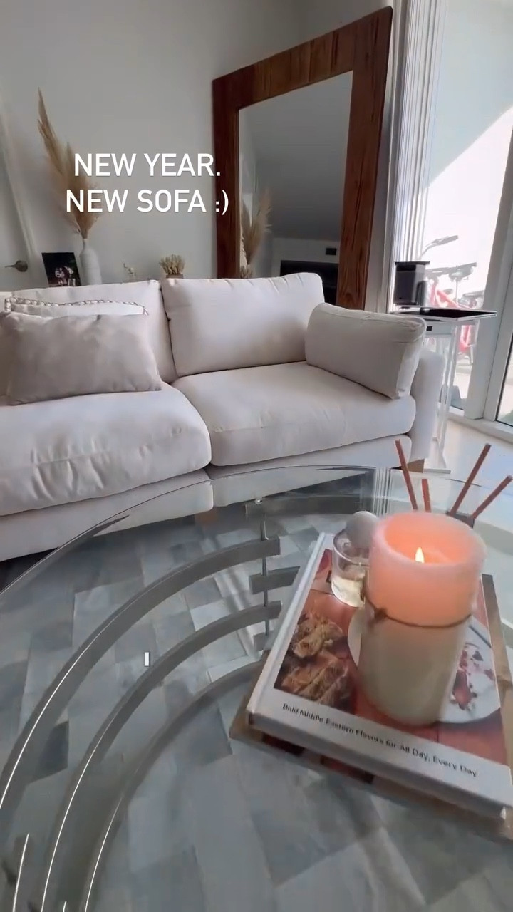 New Year, New Sofa :)

We loved how beautiful and comfy this sofa is and we are ready to make new memories and special moments together. 🛋️✨💓
@burrow #myburrow #burrowroomies
