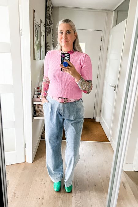 Ootd - Monday. Pink knitted short sleeve top over a mesh long sleeve top (old, Reserved) paired with wide legged jeans from Shoeby (32), a pink leather belt (preloved) and green loafers (Babouche). 



#LTKnederlands #LTKeurope #LTKstyletip