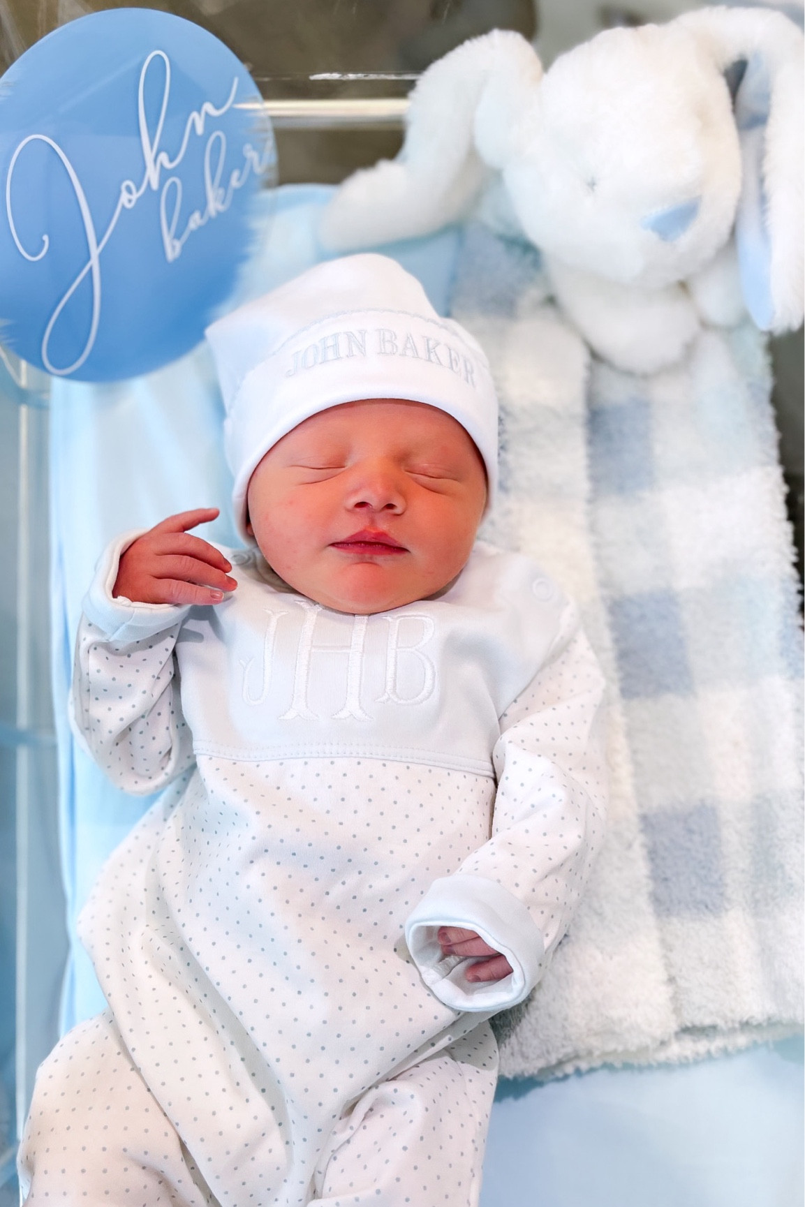 New Born Pictures 
Baby Announcement 
Baby Boy 
Hospital pictures 
Bassinet pictures 

#LTKBaby #LTKFamily #LTKBump