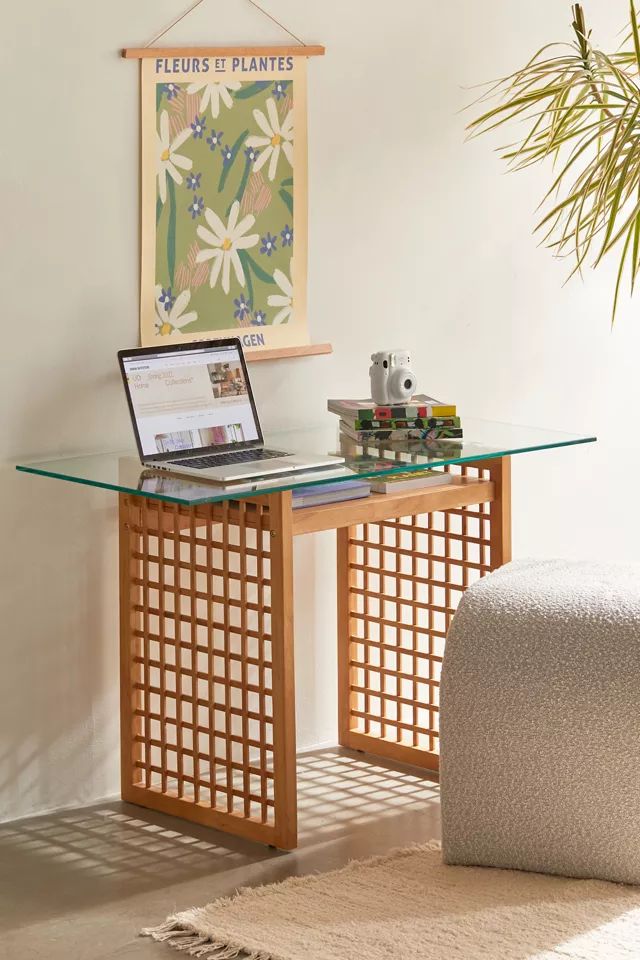 Nyla Desk | Urban Outfitters (US and RoW)