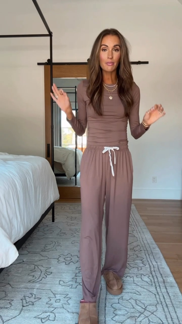 love this matching set from amazon and it’s under $40!🤎 runs tts 


#amazonfind #fallstyle #matchingset #traveloutfit #loungewear

#LTKFindsUnder50 #LTKSaleAlert