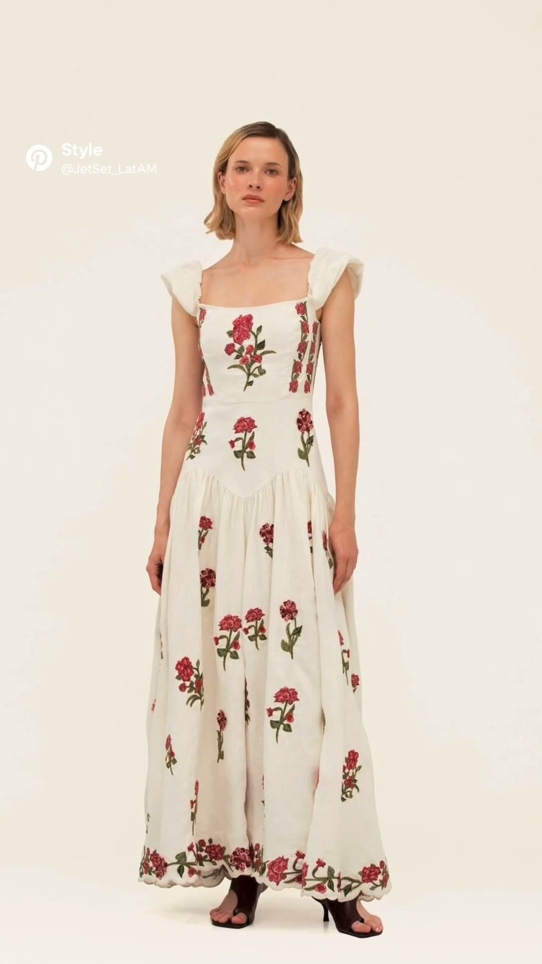 Agua by Agua Bendita 

The recent addition ’Siembra Quebrada’ fully embroidered midi dress is ideal for sun-drenched fiestas and tropical soirées. This garment features concealed zip fastening along the back.

• Fully embroidered
• Maxi length
• Lining included
• Concealed zip fastening along back

#LTKGiftGuide #LTKHoliday #LTKBeauty