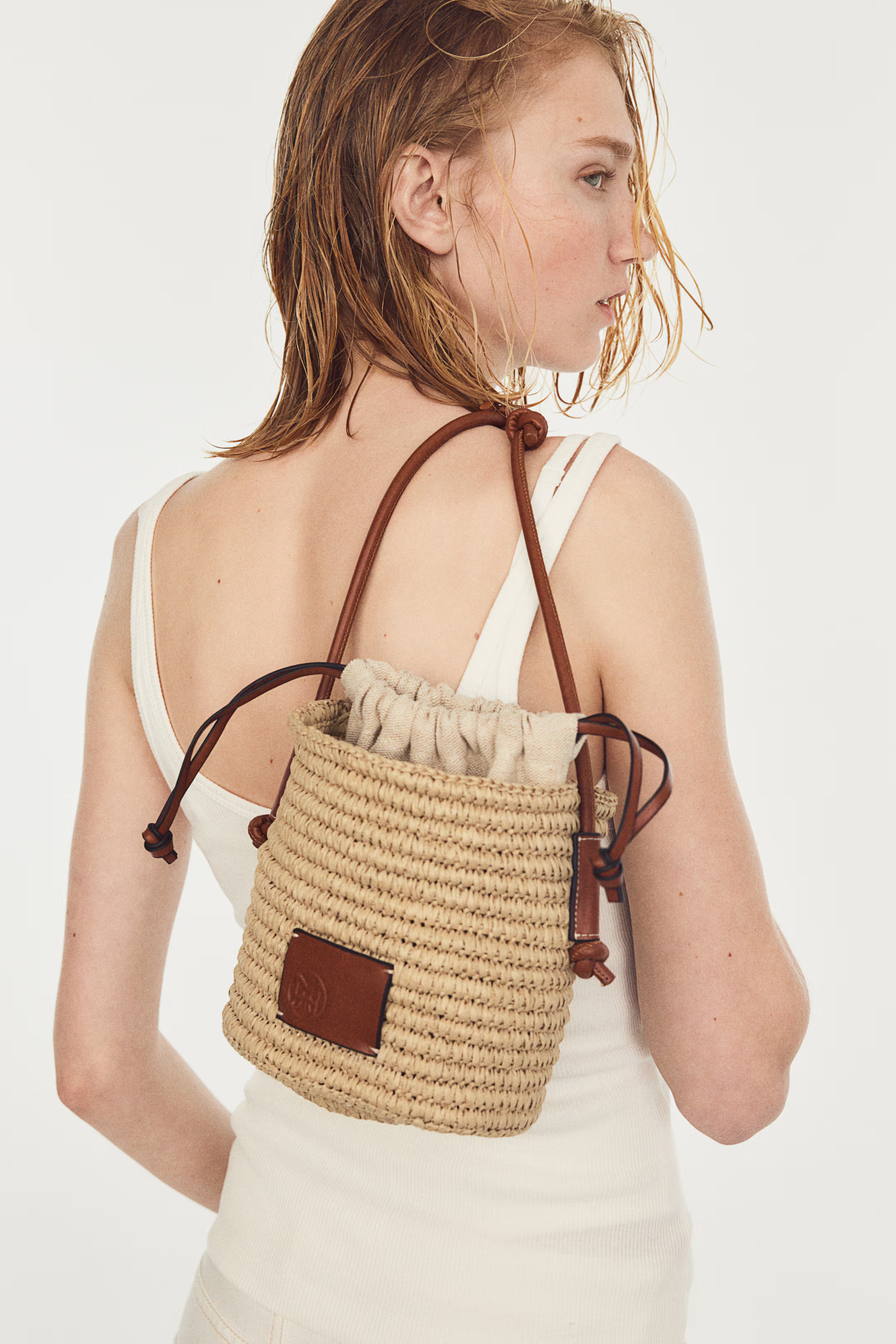 Buckettasche aus Stroh - Beige - Ladies | H&M AT | H&M (DE, AT, CH, NL, FI)