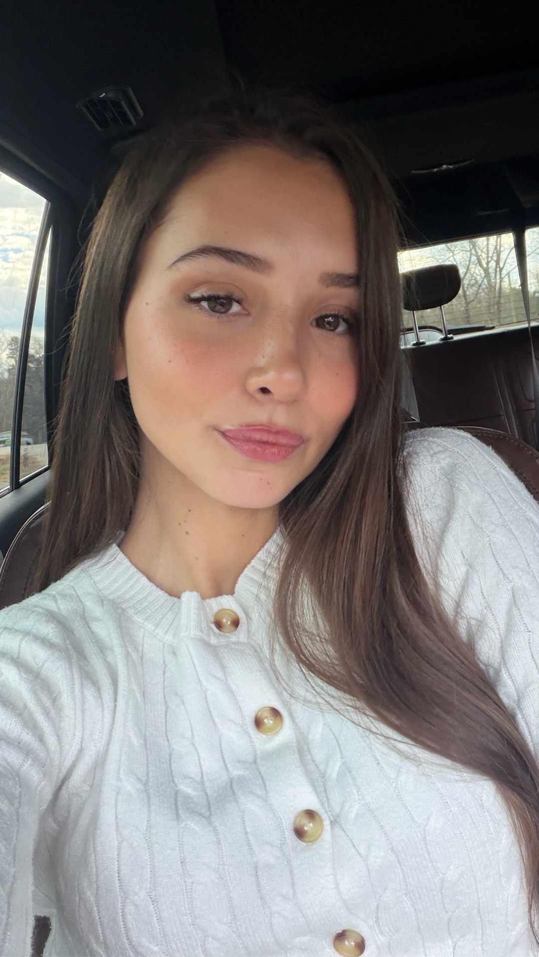 This is my full-face/natural every other day makeup routine. Simple, realistic, and actually wearable. 💋💄💕✨

I’m not a makeup artist. I’m just a girl who figured out what works for her.

No gatekeeping. Everything I used is linked in my Amazon storefront 🤍
