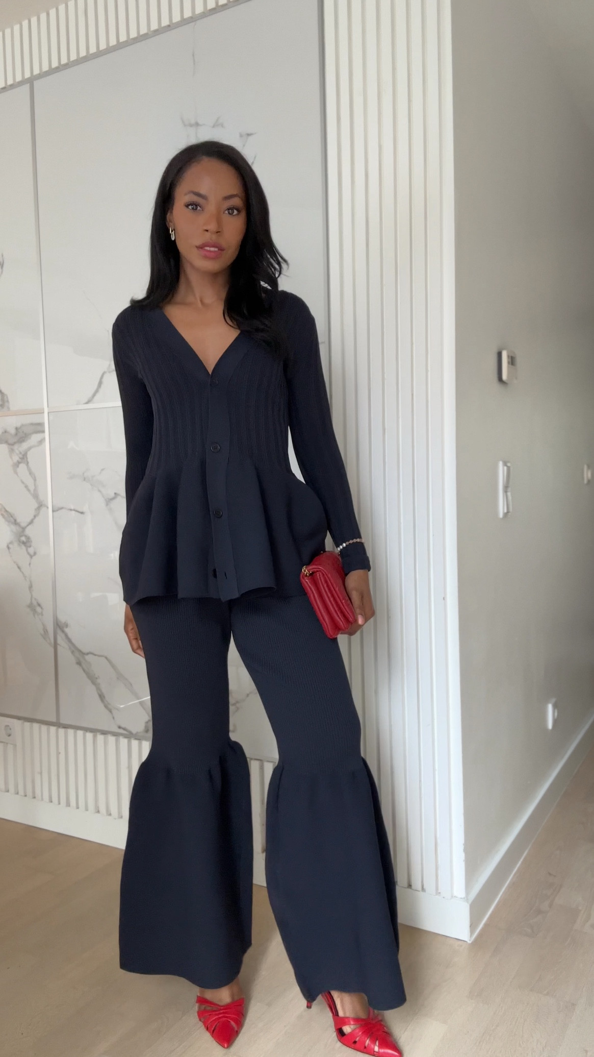 Winter romance, ladies! I’m so obsessed with these pieces 💕

Cardigan (S)
Trouser (M)
High neck dress (S)
Contrast (S)


#LTKStyleTip #LTKFindsUnder100