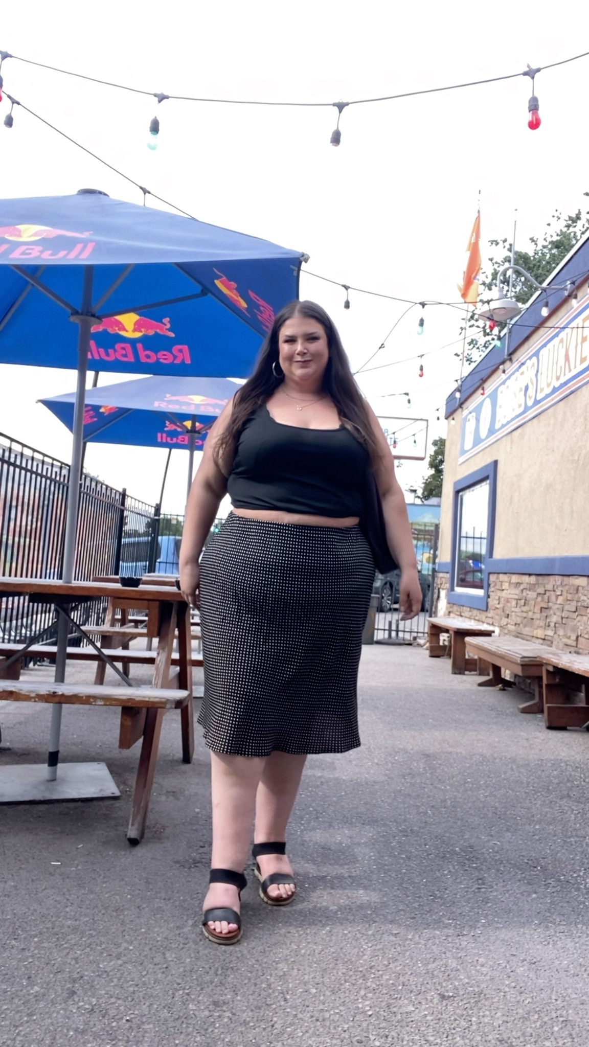 I’m obsessed with this outfit! I really felt my best. I need more skirts in this cut. 