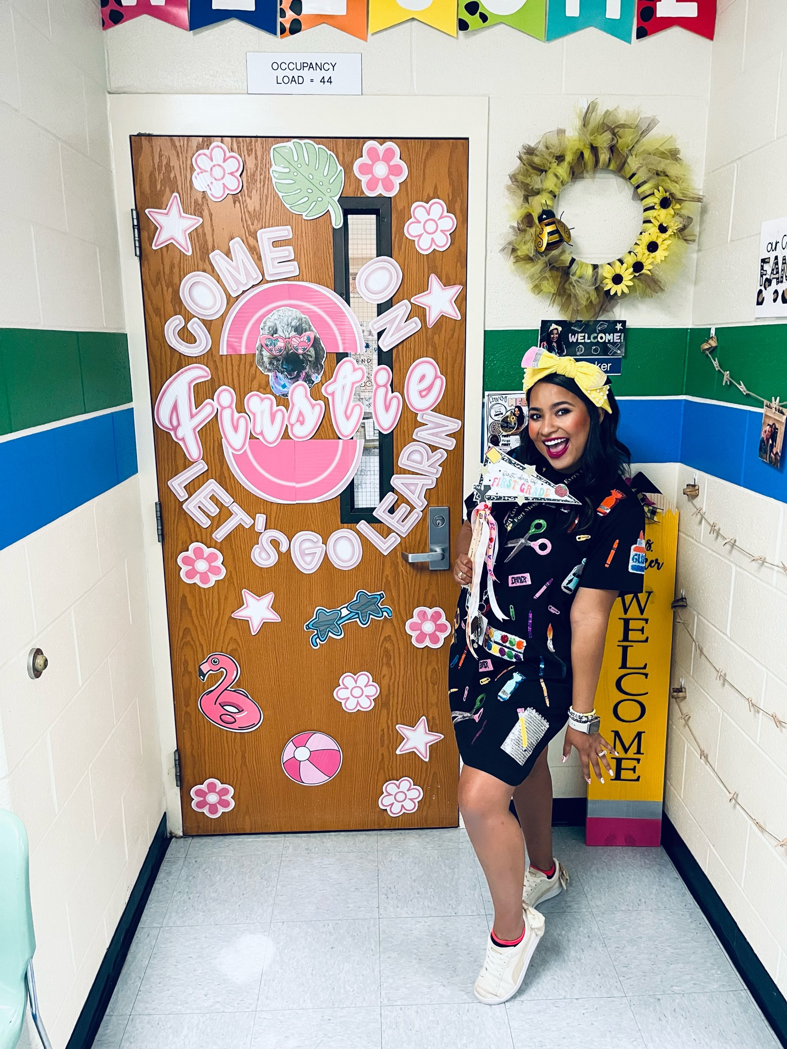 COME on FIRSTIES let’s go LEARN!
YEAR 8 let’s make it GREAT 💖✨✏️
MEET the TEACHER pt 1 today and so excited to have a FANCY + FABULOUS year with my FIRST GRADERS

and couldn’t take BTS pics without my BFF @ruthie_belt 🫶

✏️Comment Links for the LINKS to Outfit x Door Board✏️ 

Dress// @queenofsparkles linked in my LTK
Headband// @briannacannonofficial @briannacannonaffiliates use my code 10AYAKO for BTS headbands 
Barbie Door x Bulletin Board// on my TPT

Back to School 
Meet the Teacher 
Teacher 
First Grade 

#iteachfirst #iteachfirstgrade #teachersfollowteachers #teachersfollowingteachers #teachersofinstagram #teachersofinsta #teachersofthegram #teachersofig #classroomsetup #firstgradeteacher #backtoschool #backtoschool2024 #meettheteacher #fancyfirsties #fancyfirstieshq

#LTKTeacher
#LTKBTS

#LTKStyleTip #LTKBacktoSchool