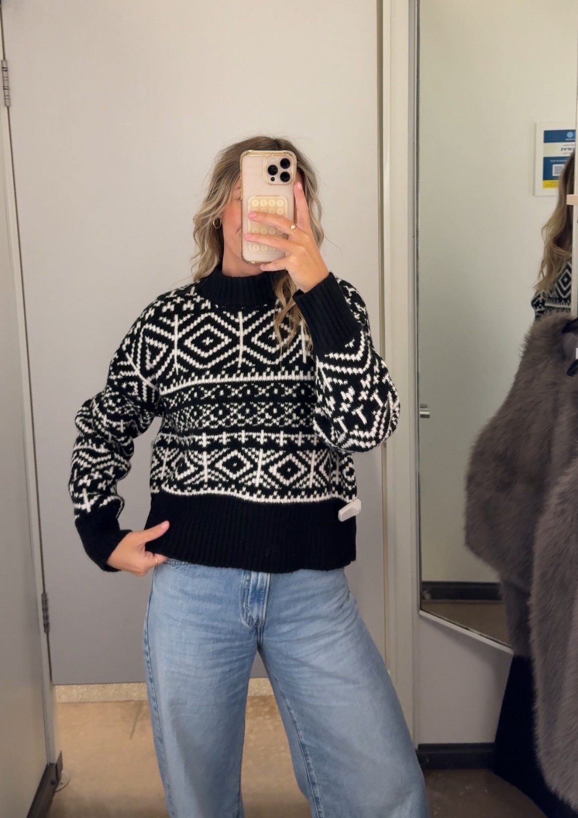  Sweater weather ❄️

Winter outfit, winter sweater, winter ootd, holiday outfit 

#LTKHoliday #LTKFindsUnder50 #LTKootd