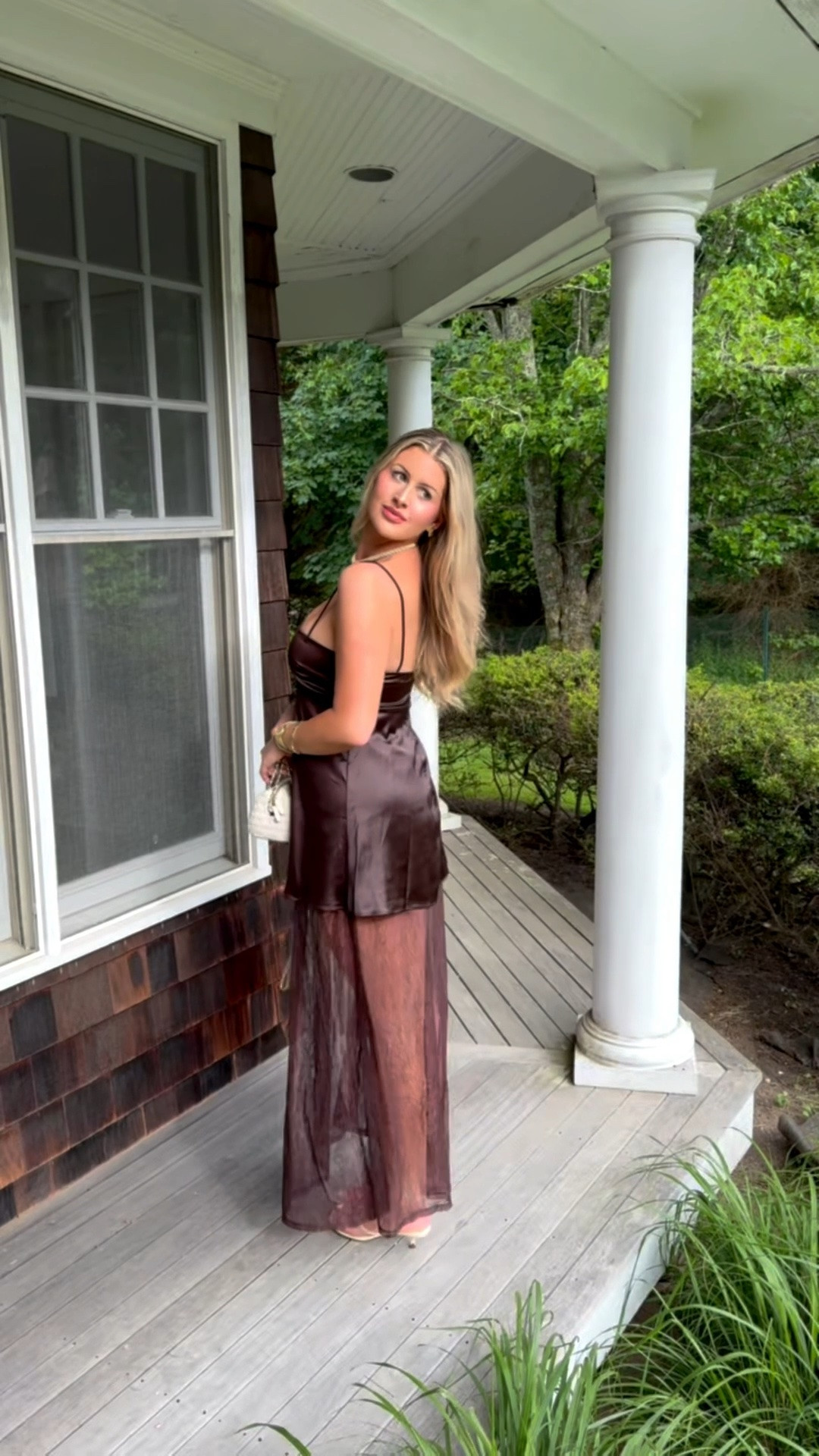 Hamptons dinner outfit 🤎 wearing a large in this dress! It’s so stunning

#LTKootd