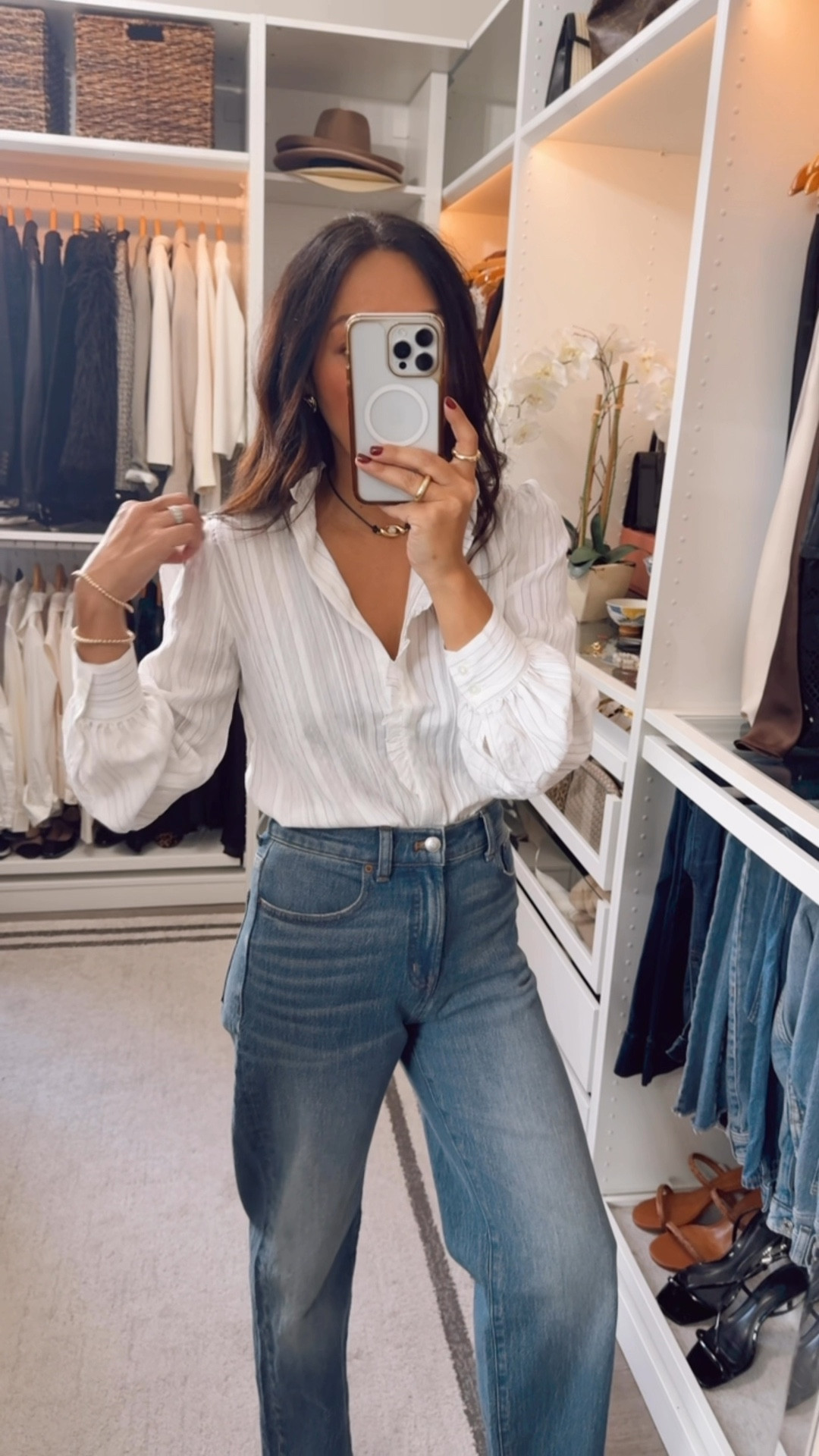 Blouse and jeans 30% off- part of the Madewell sitewide sale🍂

#LTKSaleAlert #LTKOver40