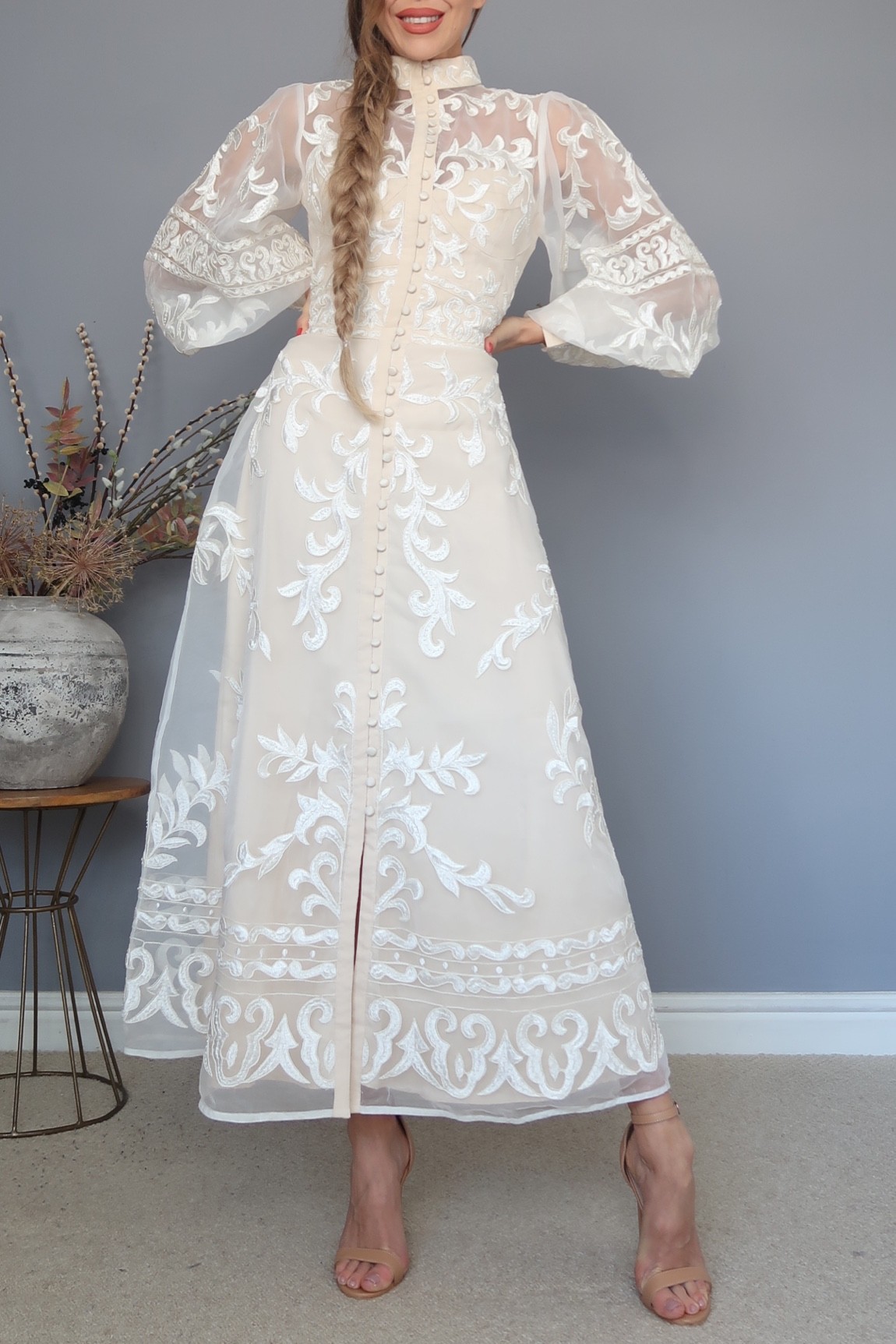 Karen Millen embroidered midi dress

#LTKeurope #LTKSeasonal #LTKstyletip