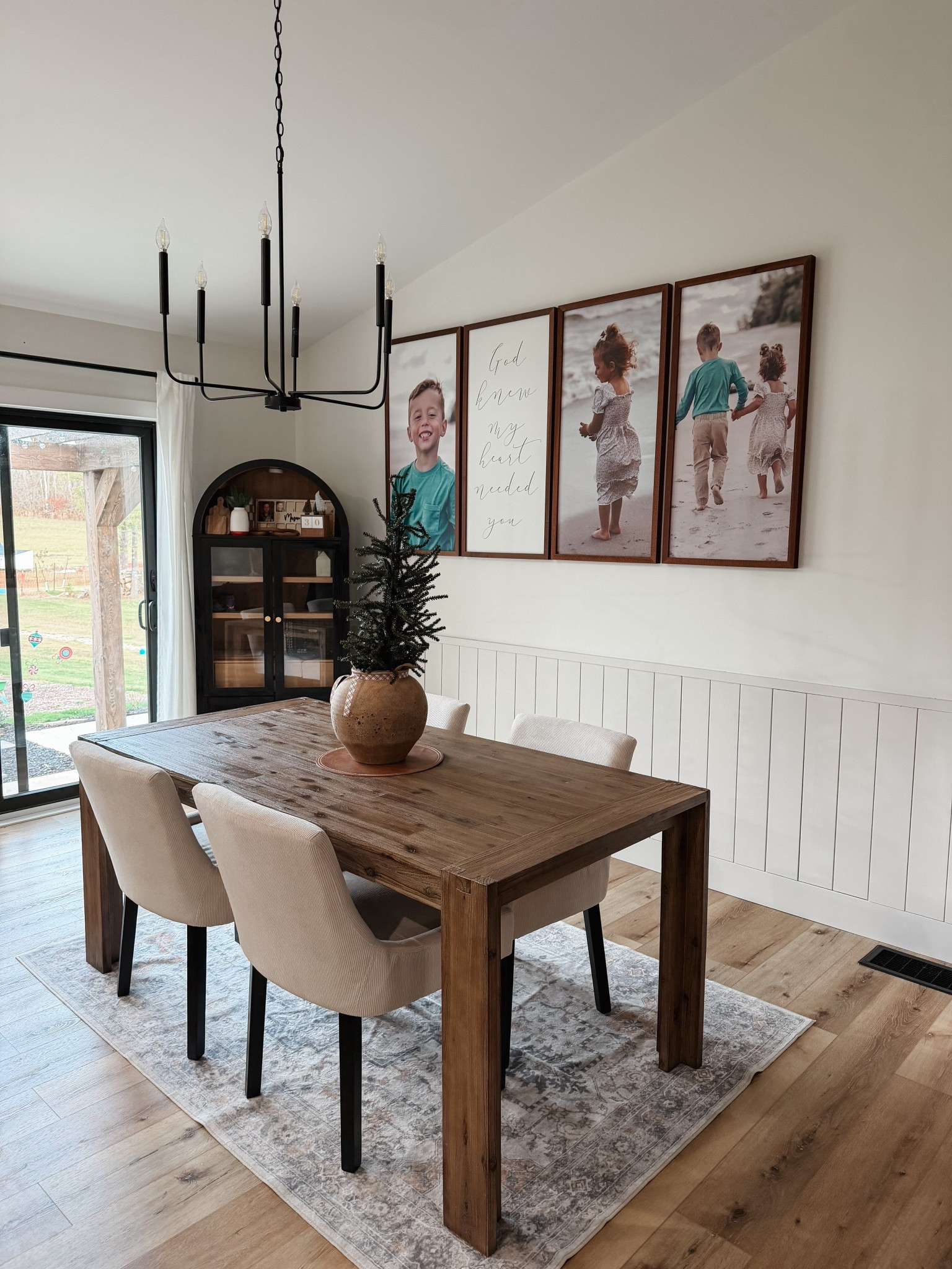 Christmas dining room 

#LTKHoliday #LTKHome #LTKFindsUnder100