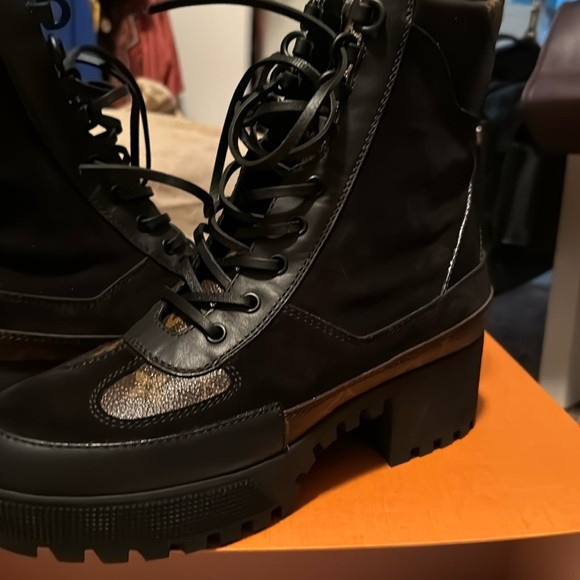 Authentic LV desert boots | Poshmark
