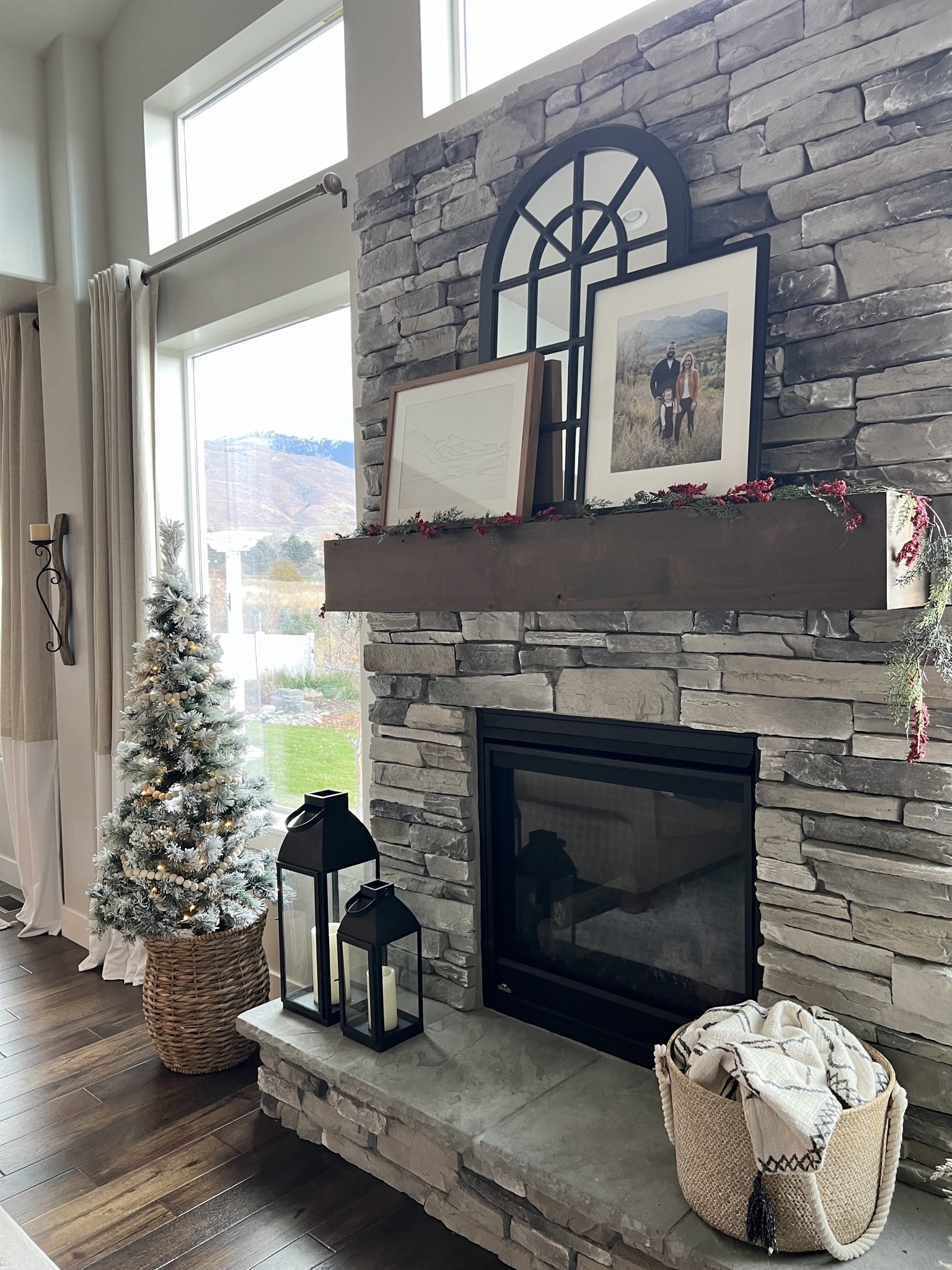 Shop my fireplace decor! 

Christmas mantle | small flocked tree | black mirror | living room decor


#LTKhome #LTKfindsunder100