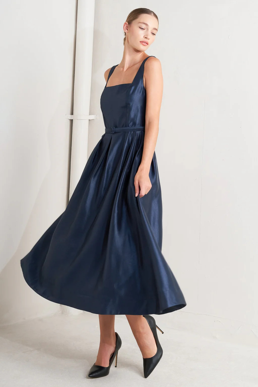 FEMME SILHOUETTE NAVY MIDI DRESS | Lady Black Tie