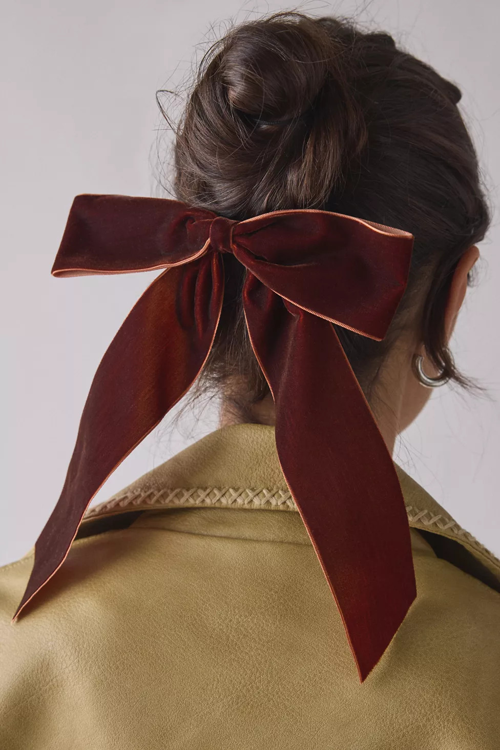 Drapey Velvet Hair Bow Barrette | Urban Outfitters (US and RoW)