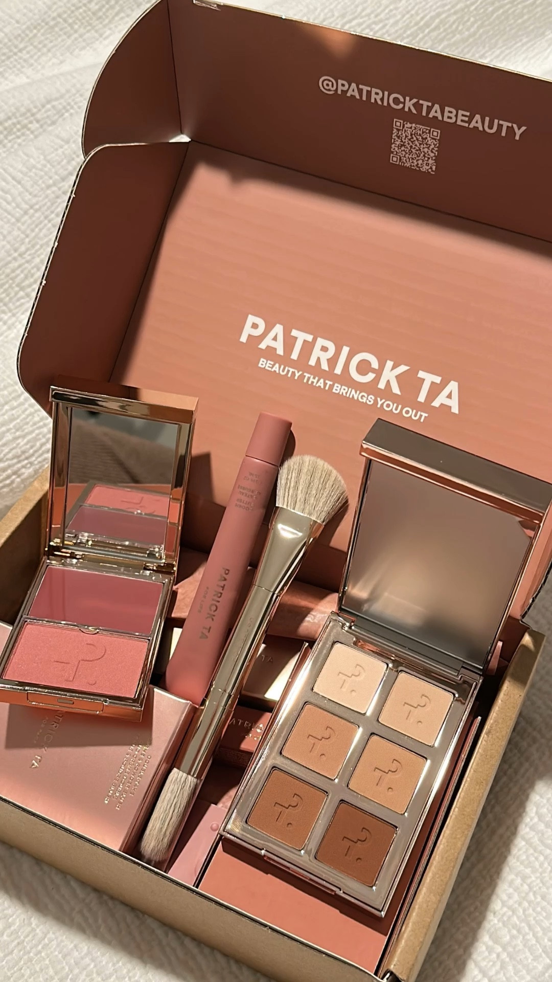 I always travel with @patricktabeauty ✨  
Obsessed with the “She Goes to the Gym” blush and bronzer—they’re so good! 🤍  

Their brushes are amazing (I have 3 already 😍), and I finally got to try the eye palettes and tinted lip balms… definitely repurchasing! 💄✨  
You have to check them out!  

#PatrickTaBeauty #MakeupFavorites #BeautyMustHaves #TravelBeauty #GlowUp

#LTKOver40 #LTKselfcare