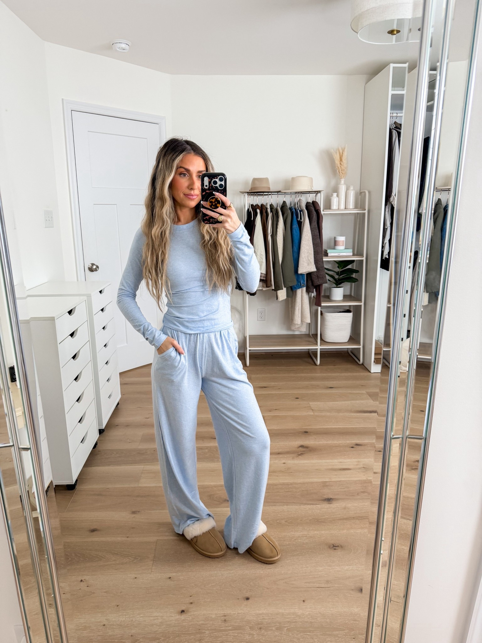 Coziest matching lounge set! Size xs in both! 

#LTKootd #LTKdayinmylife #LTKmomlife