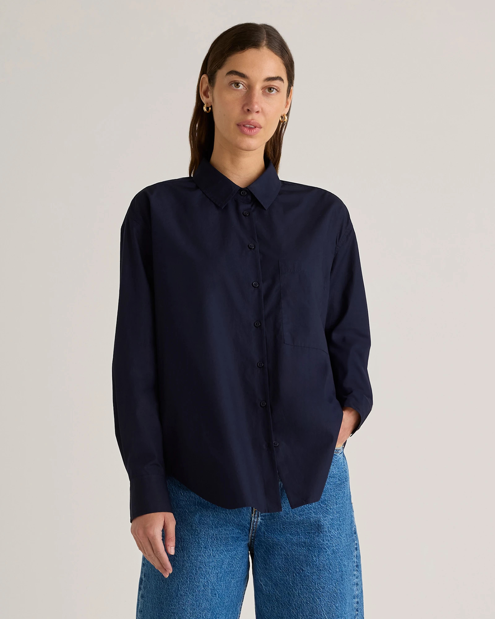 Quince | Women's Poplin Long Sleeve Boyfriend Shirt in Black, Size Medium, Organic Cotton | Quince