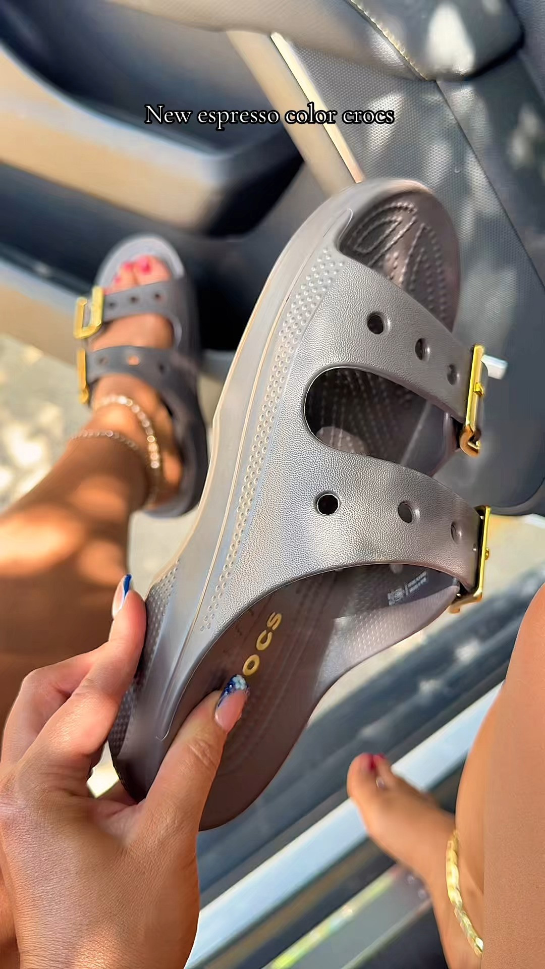 Crocs Saturday sandals now come in this gorgeous espresso color!! #crocs #crocssandals #crocssaturdaysandals #crocssuperbrandday #ad 

 #LTKootd #LTKWorkwear #LTKTravel