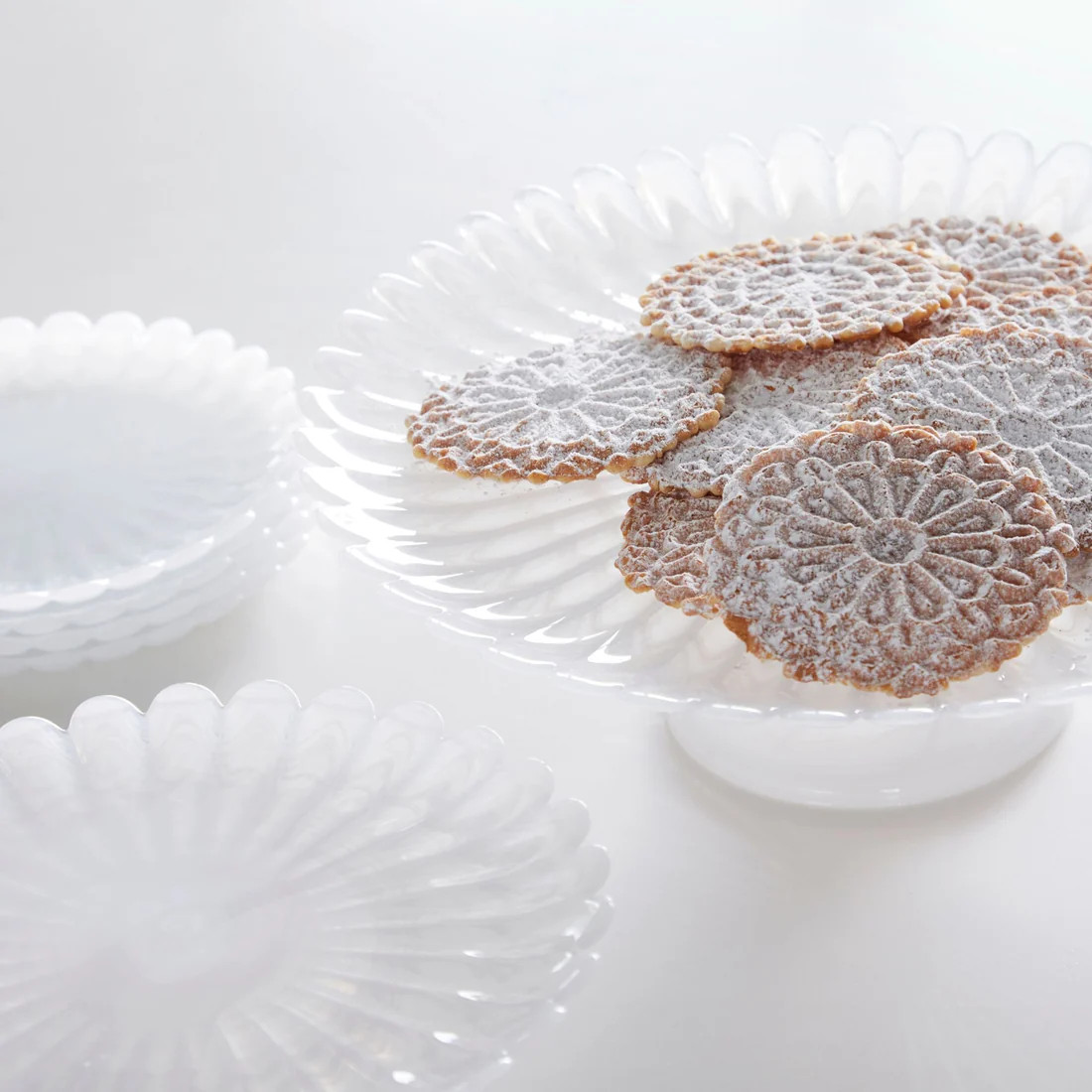 Alabaster White Scalloped Large Cake Stand | Mariposa