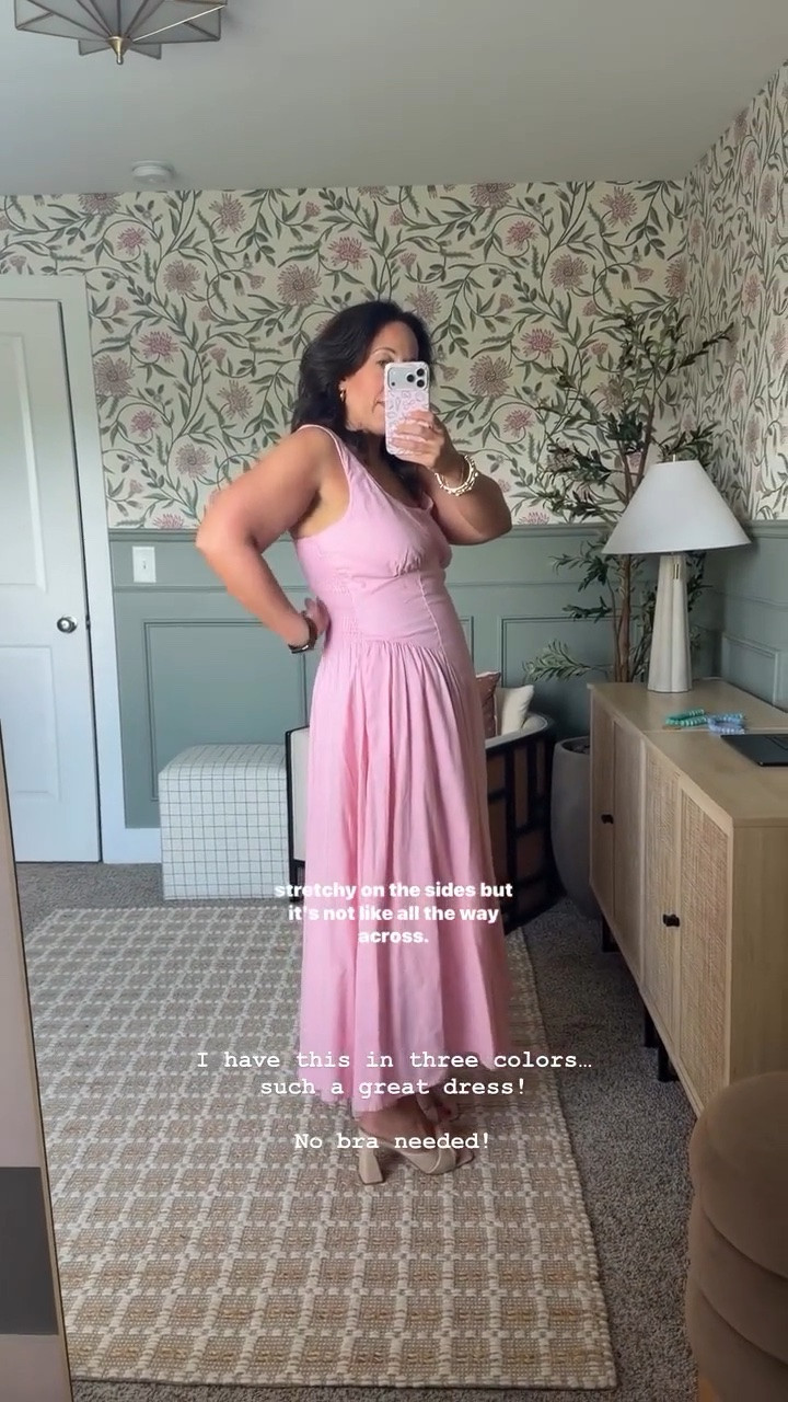 I have this in three colors…such a great dress!

No bra needed! ✨

#LTKMidsize #LTKBeauty #LTKootd