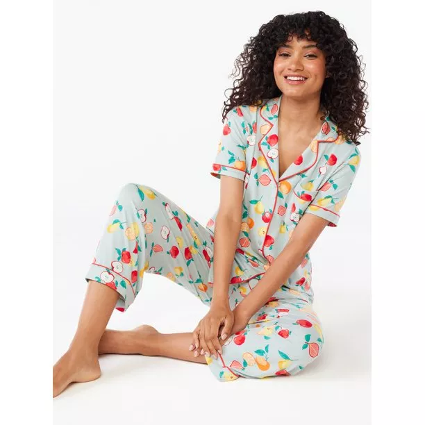 Joyspun Women's Knit Short Sleeve Notch Collar Top and Capri Pajama Set,  2-Piece, Sizes S to 3X 