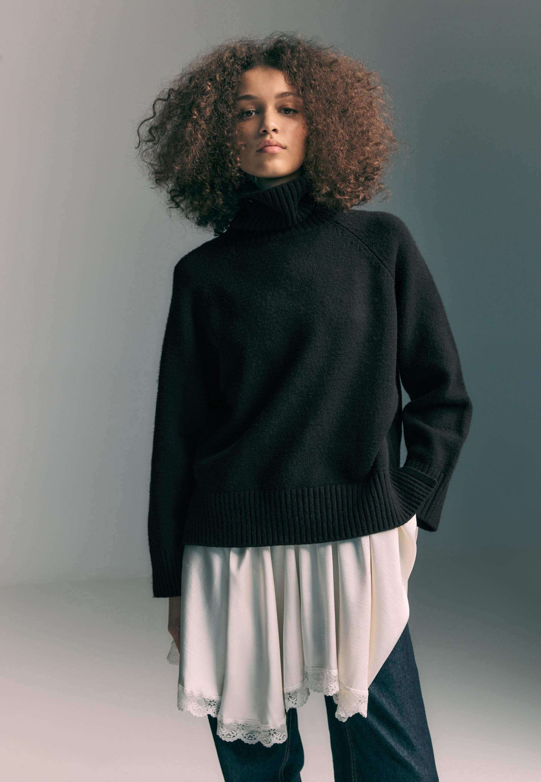 Regular fit high neck sweater - Women's fashion | Stradivarius United Kingdom | Stradivarius (UK)