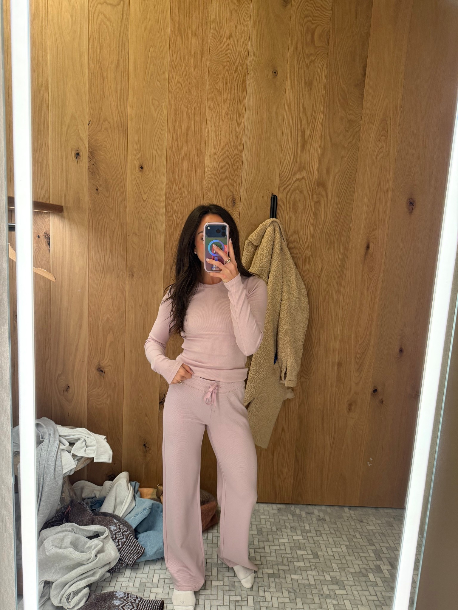 Loving this matching set from aritzia the perfect travel outfit would also make a great gift for the girl who loves clothes !! 

#LTKootd #LTKFindsUnder100 #LTKGiftGuide