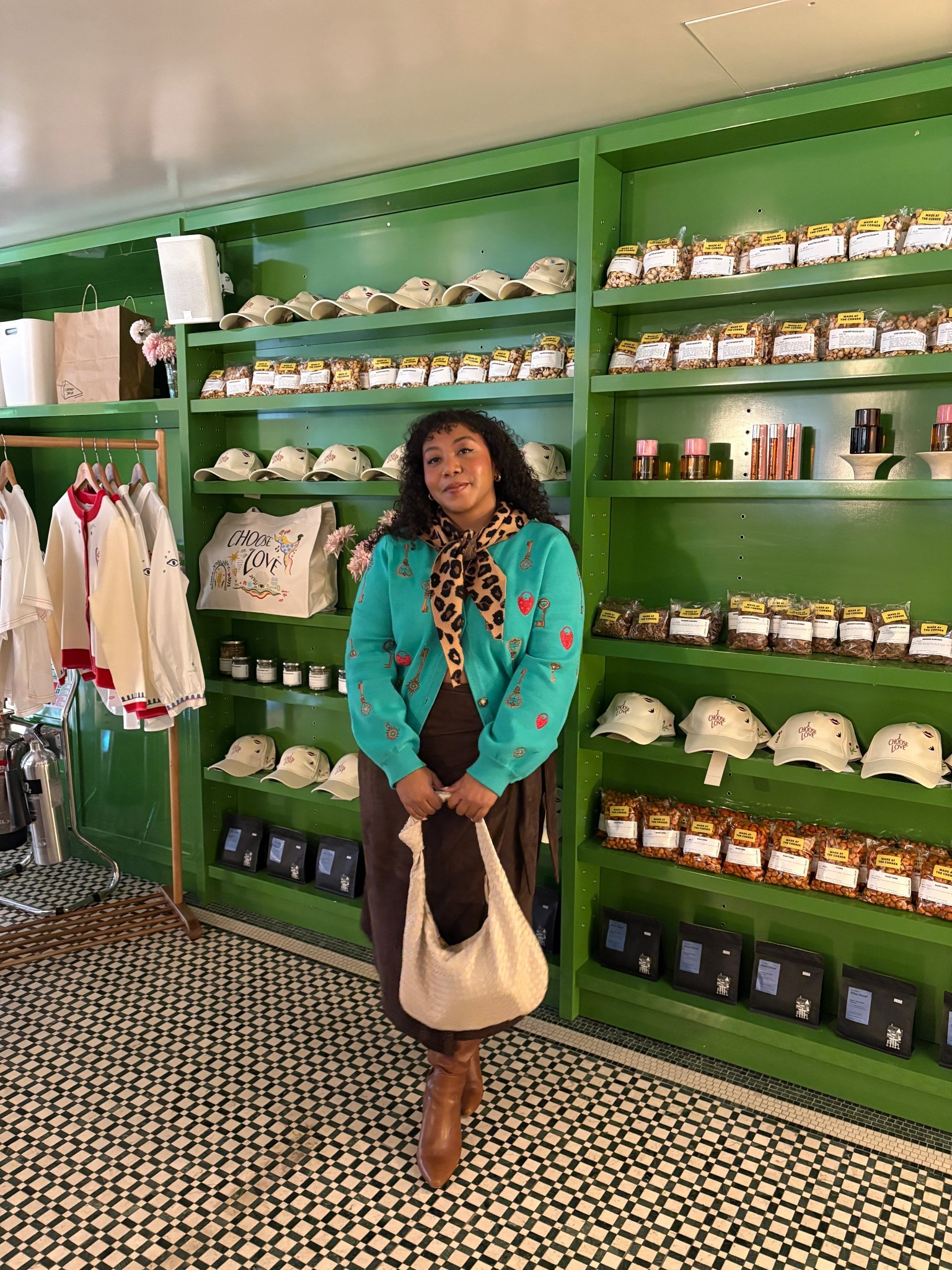 Never Fully Dressed feel-good fashion!
Turquoise key cardigan (size XL)
Chocolate suede Jaspre skirt (size 18)
Leopard print bandana

#LTKmidsize #LTKautumn #LTKuk