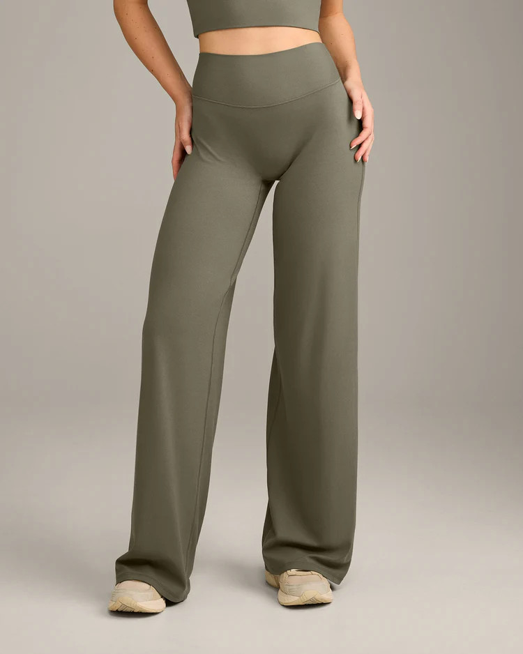 SoftMotion™ Straight Leg Bottoms with Gray Logo 
 Alpine Green | Oner Active (UK / US)