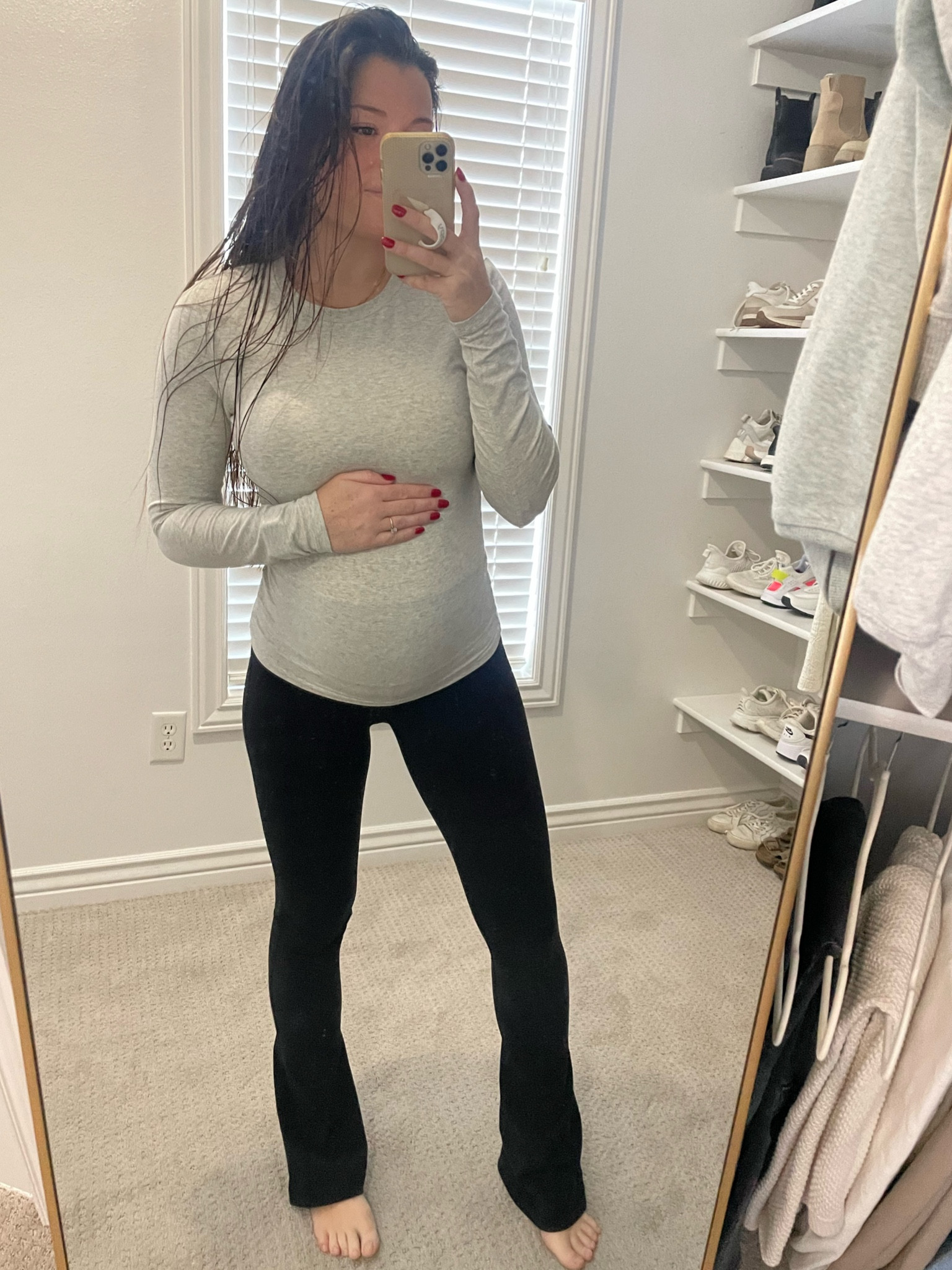 Comfortable pregnancy outfit. Works after pregnancy too! 