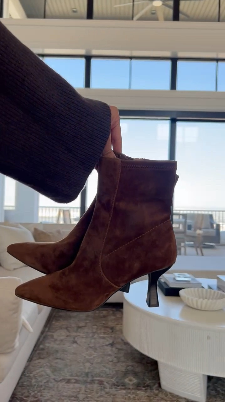 Brown suede booties for fall 🍂

Brown boots, brown booties, suede boots, ankle boots, heel boots, Madewell boots, fall outfit, fall style, fall boots, Christine Andrew 

#LTKShoeCrush #LTKSeasonal #LTKStyleTip