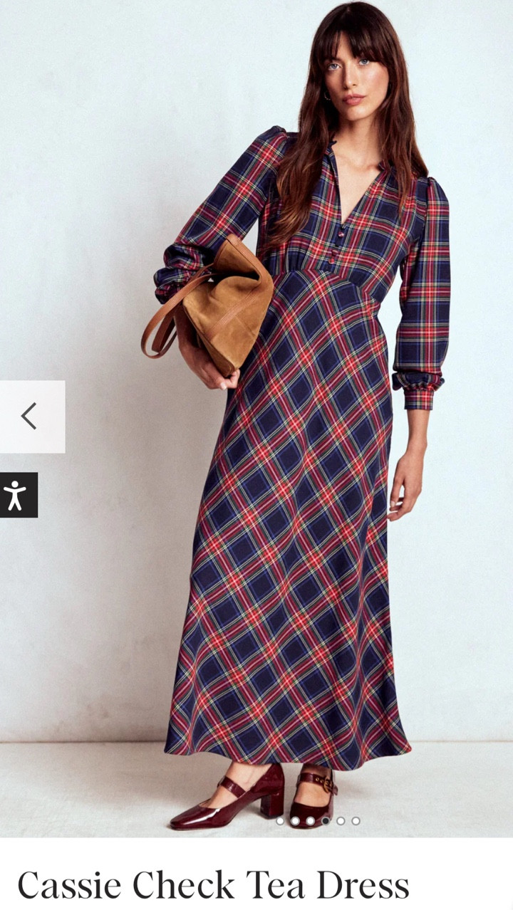 pr invite - A huge thank you to the wonderful @castle_howard Castle Howard for inviting me to their Christmas 2025 Wizard of Oz display! 🌈💫
Every room was pure magic — from the glowing Yellow Brick Road, to the sparkling Emerald City, the dramatic Wicked Witch’s chamber, and the beautiful rooms inspired by the Tin Man, Scarecrow, and Lion. The Tornado Walkway was such a fun surprise, and the final Ruby Slipper Room absolutely stole the show. ❤️✨
It honestly felt like stepping straight into the story — so Christmassy, so atmospheric, and so beautifully done. 🎄 Going to Castle Howard is one of my favourite Christmas traditions, and this year did not disappoint. We had the most fabulous afternoon exploring all the magical displays.
Thank you again Castle Howard — Christmas wouldn’t feel the same without you. 💚💫
#CastleHoward #CastleHowardChristmas #WizardOfOzChristmas #Christmas2025 #FestiveDaysOut #LifestyleCreator #ChristmasTraditions #WinterMagic #YorkshireDaysOut