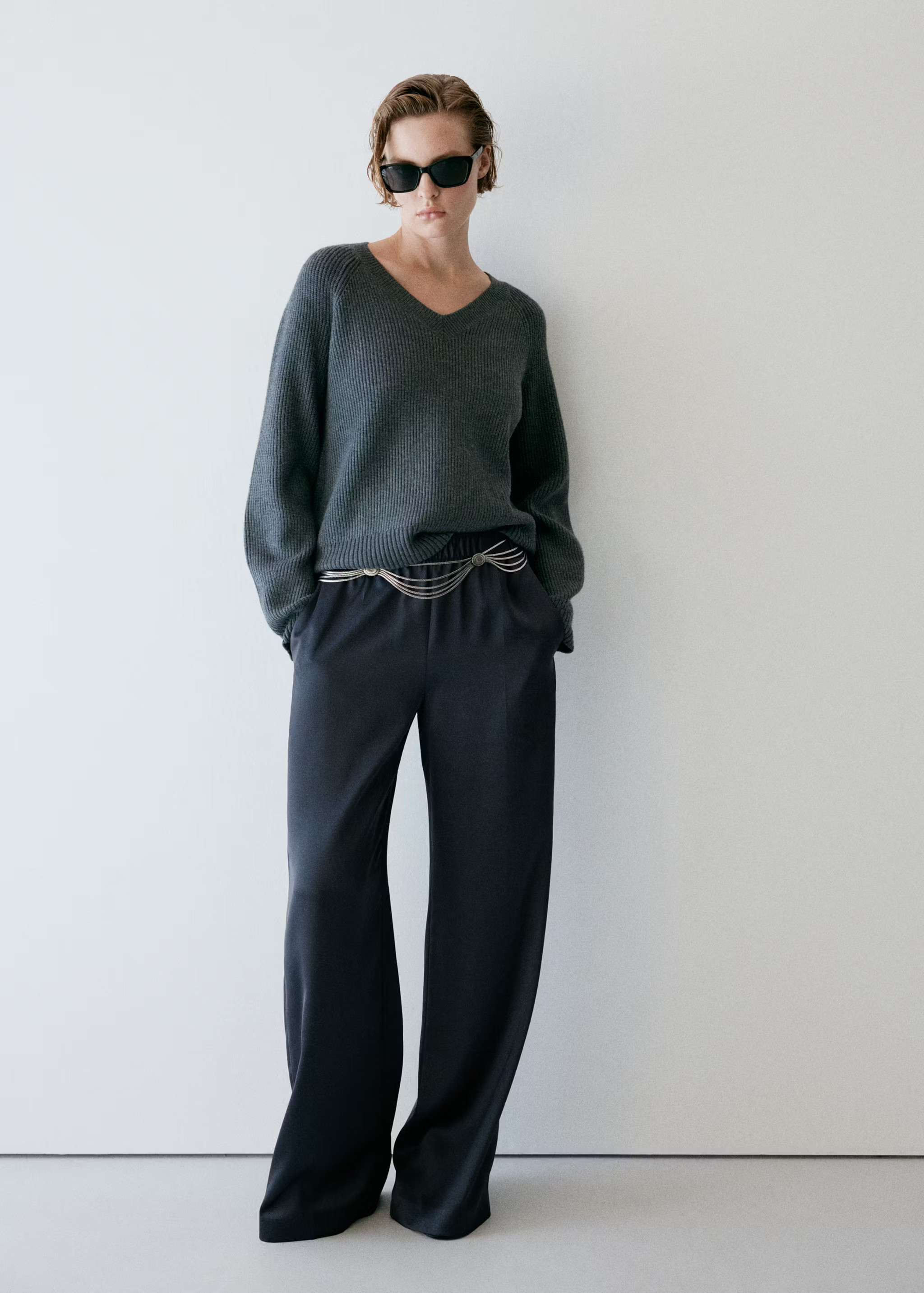 Satin straight-fit trousers | Mango (US/MX/AU)