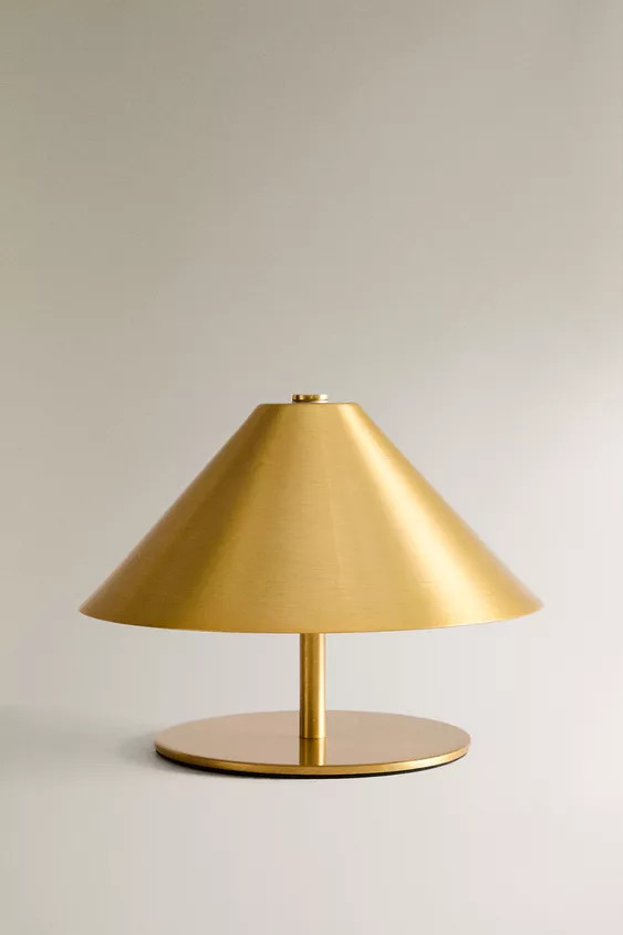 CORDLESS IRON TABLE LAMP | Zara US