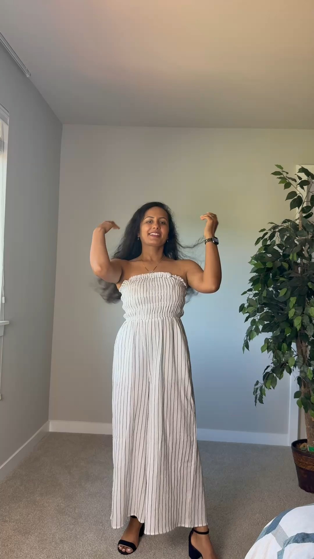 Striped strapless smocked jumpsuit = effortless chic 💫
✔️ 40% off & under $50 at Express
✔️ Petite friendly, comfy, stays perfectly in place
Style tip: Pair with a cropped cardigan + sneakers for errands, brunch, or school drop-offs.

#ExpressStyle #LTKExpressChallenge #PetiteStyle #EverydayChic #LTKSaleFinds #OOTDInspo

#LTKPetite #LTKSaleAlert #LTKU