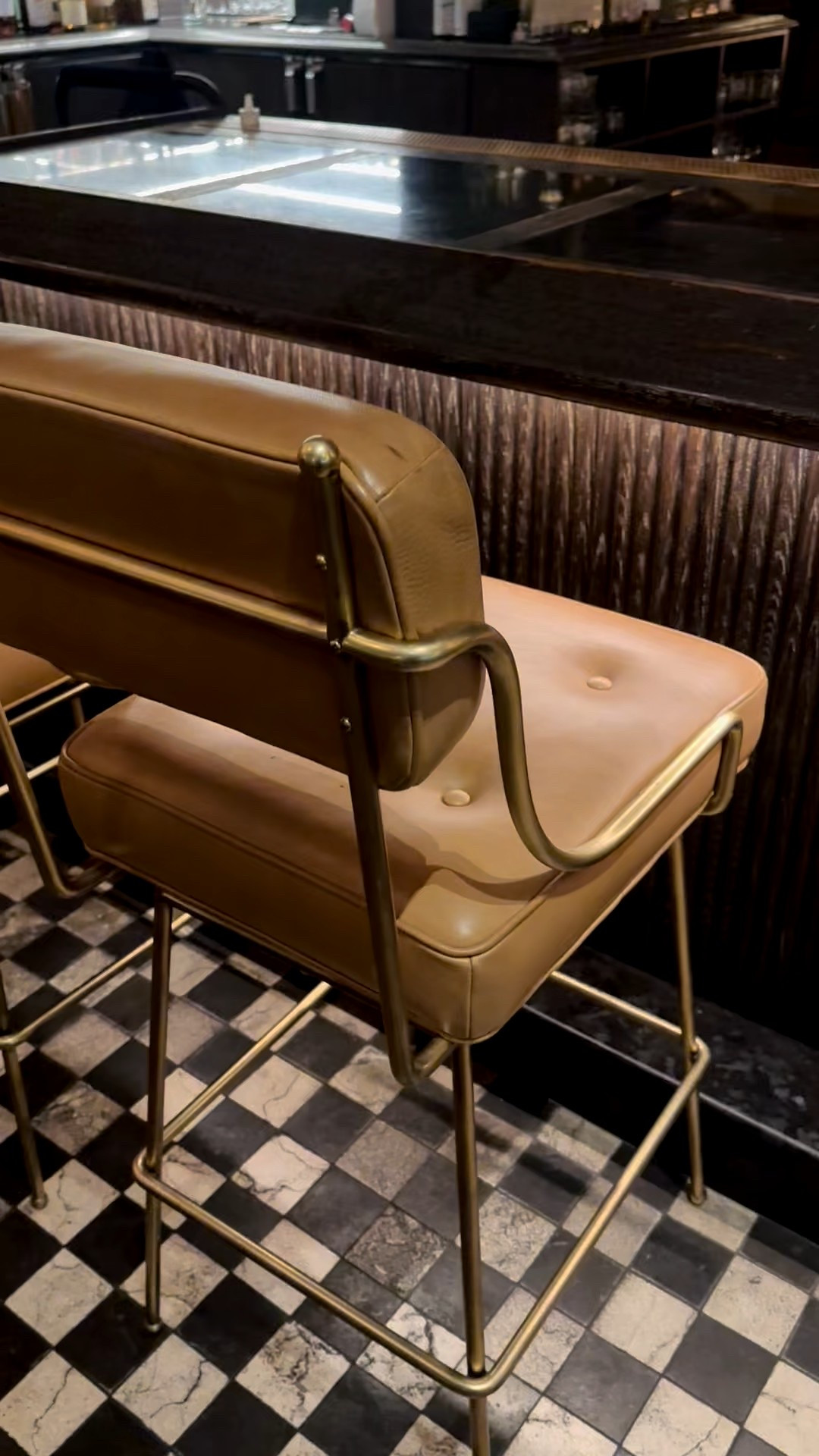 A chic  bar stool moment—sleek, simple, and so stylish.
#barstool #kitcheninspo #chichome #designmoment

#LTKHome #LTKHoliday