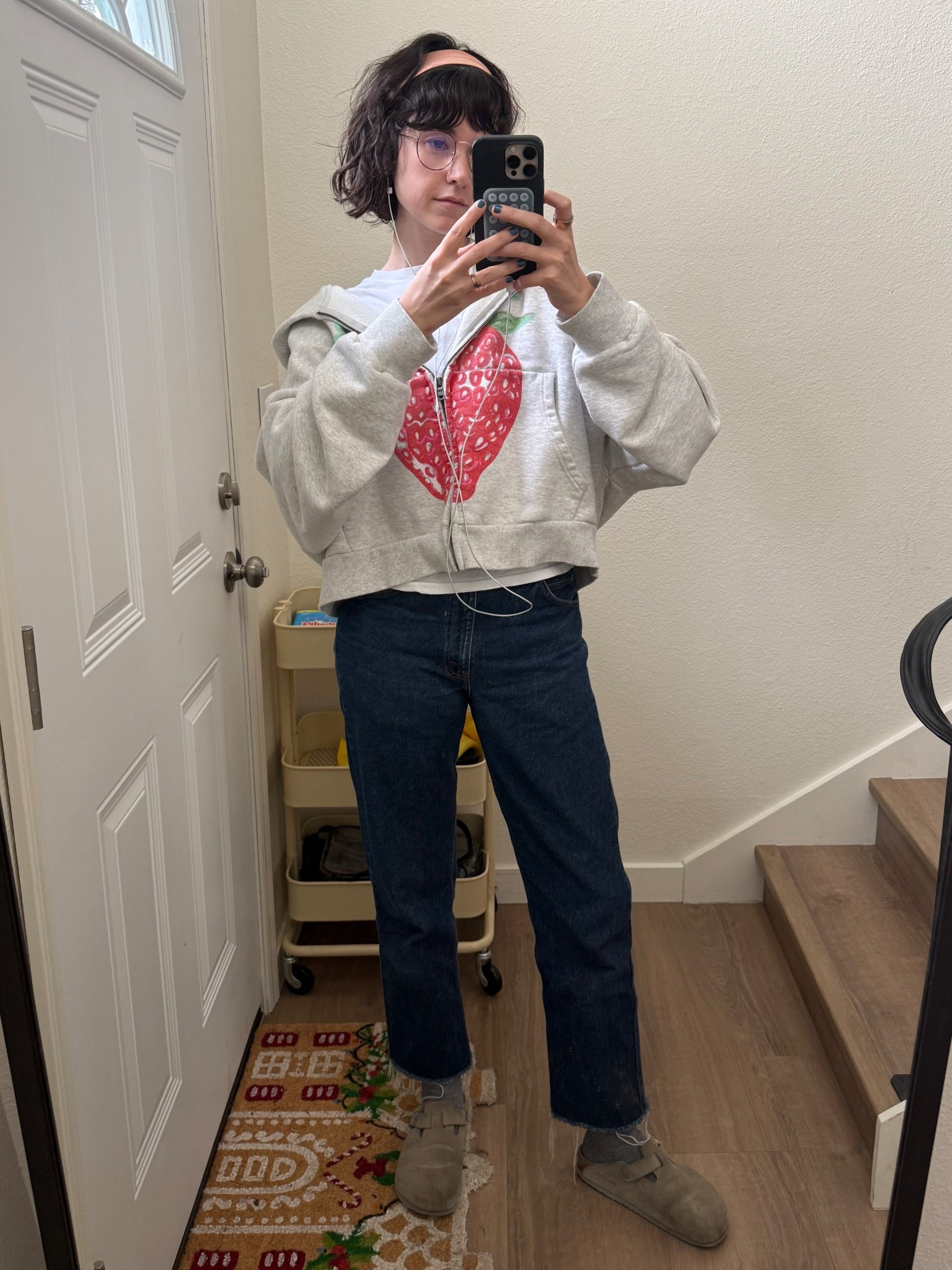 Jan 8 outfit - playing catch up with 2026 outfit links! Jeans are vintage levis  

#LTKootd #LTKmomlife