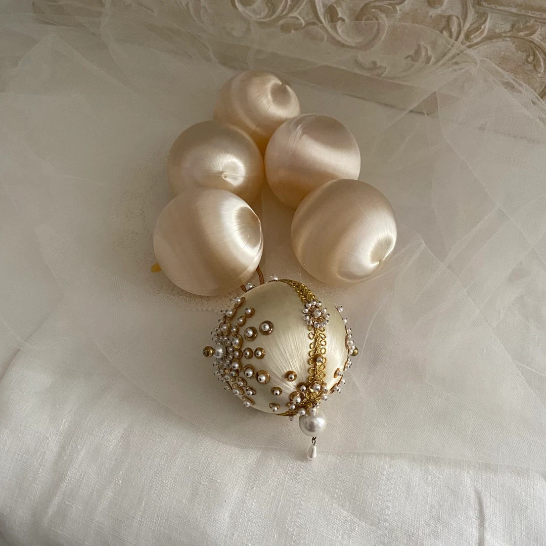 Vintage White & Gold Satin Ornaments Set of 6 - Etsy | Etsy (US)