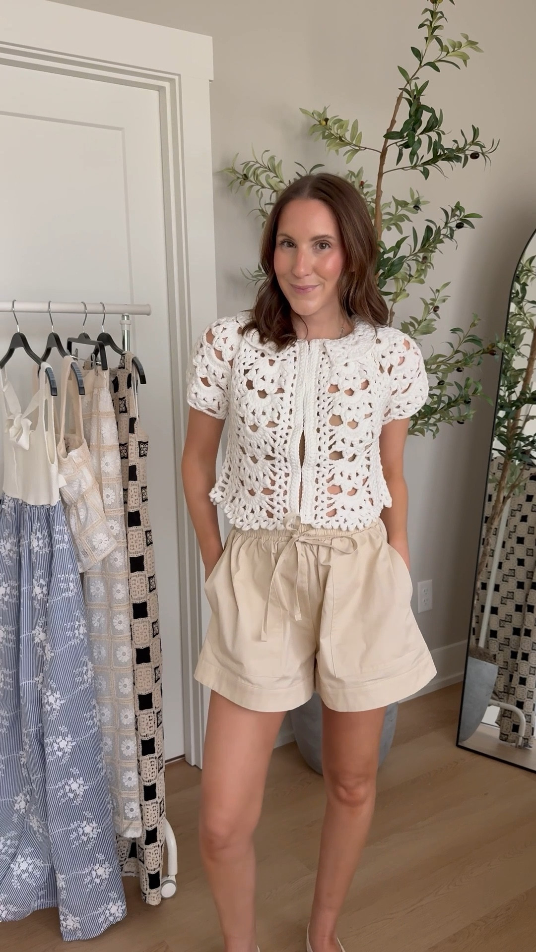 This might be my favorite combo! This top is so beautiful! Wearing a nude bra underneath and paired with these pull on shorts that are cute and comfortable. Easy to dress up or down too!

English factory, summer style, summer finds, pull on shorts, crochet top, outfit inspo 