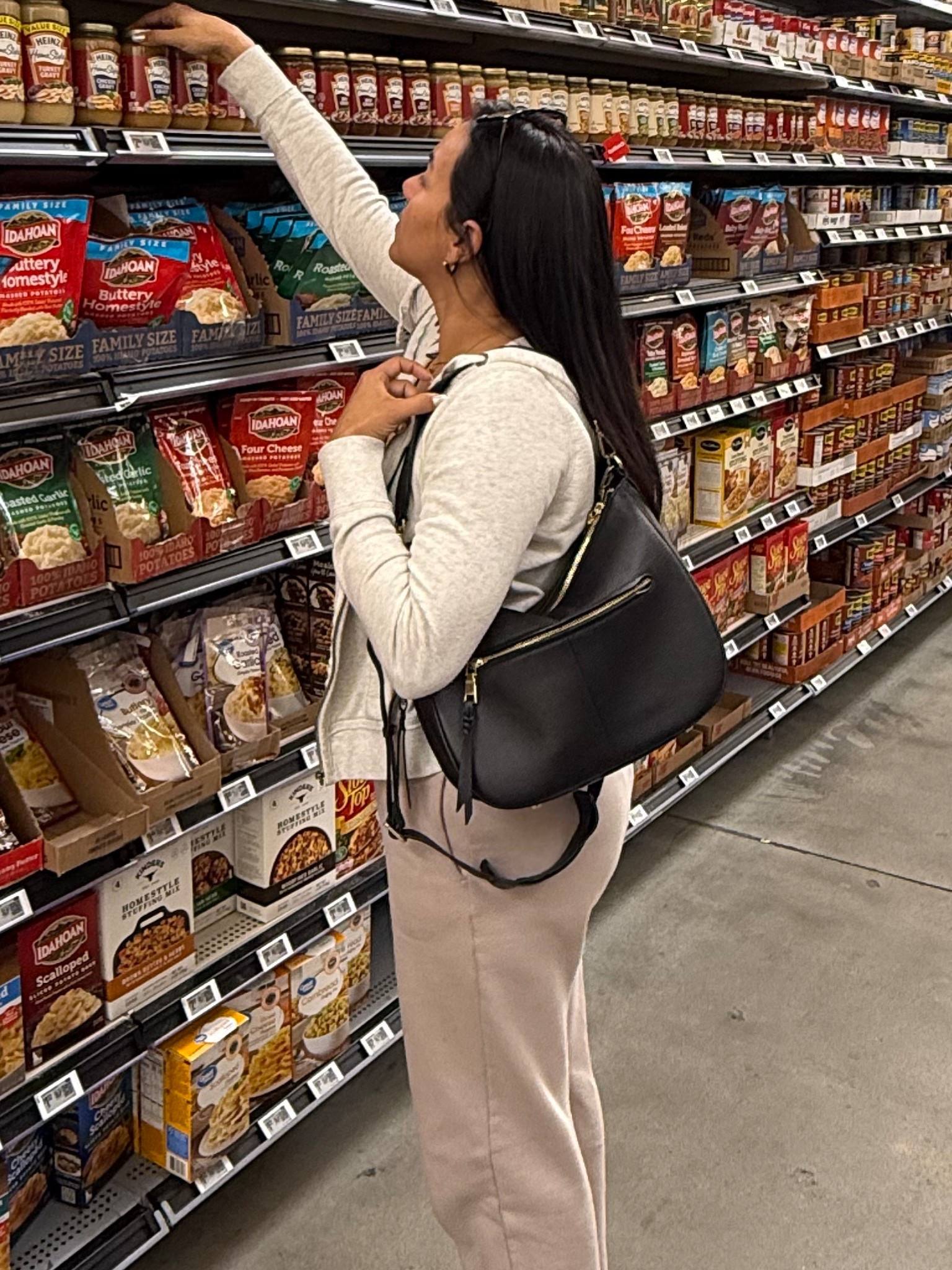 Loving this camera purse 😍
I can even take my camera to the supermarket with my stuff in one purse 👜 

#LTKvlog #LTKMothersDay #LTKdayinmylife
