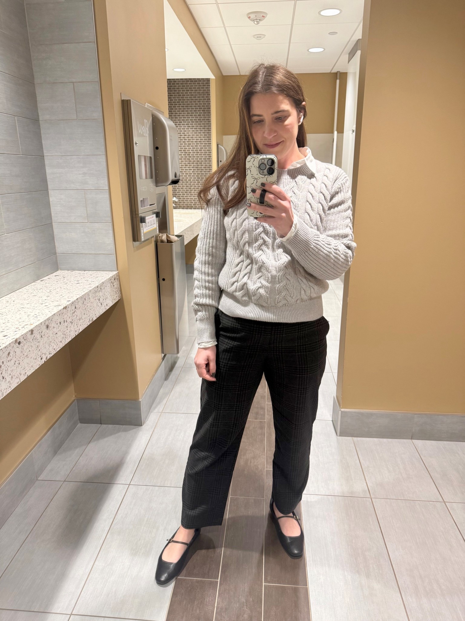 Cozy classics today! 
White button up is from Gap Factory - I'm in a S 
Sweater is banana republic factory- im in a medium 
Pants are gap factory - I'm in a small 