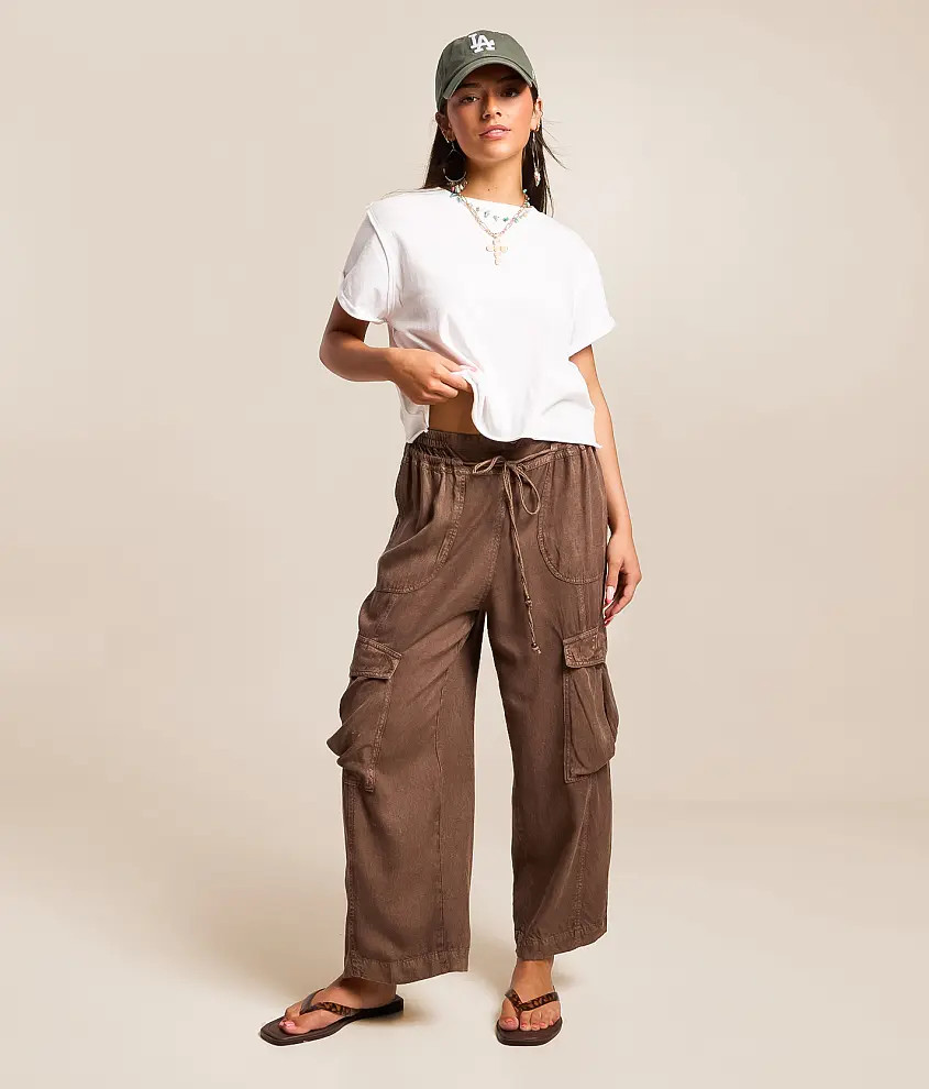 Cropped Wide Leg Cargo Pant | Buckle