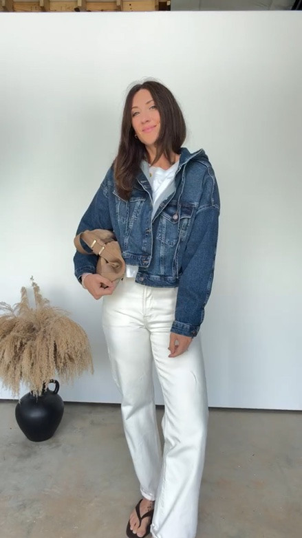 Working with items in my closet. That’s the beauty of capsule timeless pieces 🫶🏼 

⚡️ 

Easy outfit ideas | casual style | outfit ideas | ootd | spring outfits | summer outfits | minimalist style