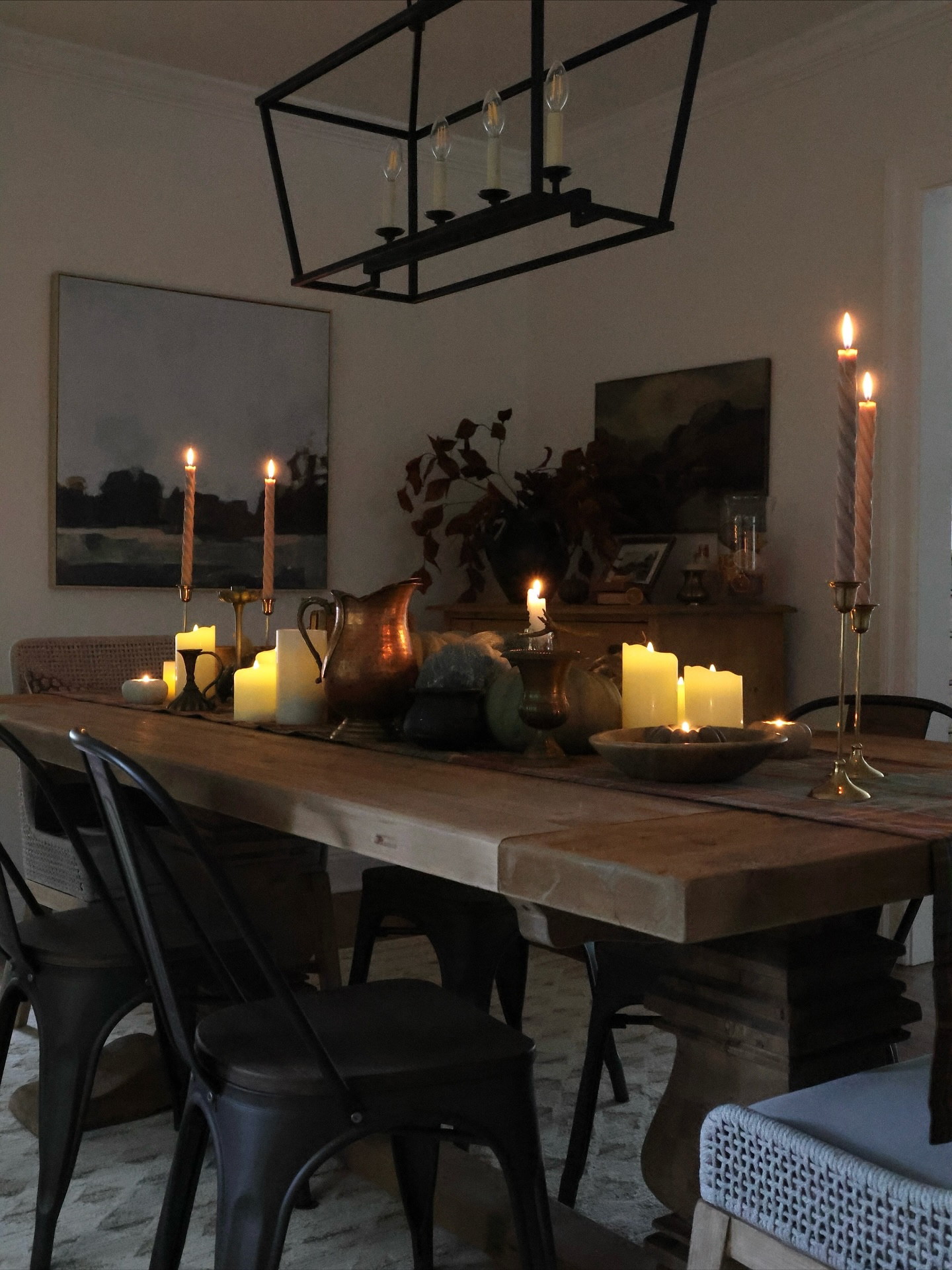 A few moody stills on this Friday 📸

Everyday Dining Table | Autumn Tablescape | Thanksgiving Ready | Seasonal Decor | Collected Home Decor | Tartan Plaid | Cozy Candlelight